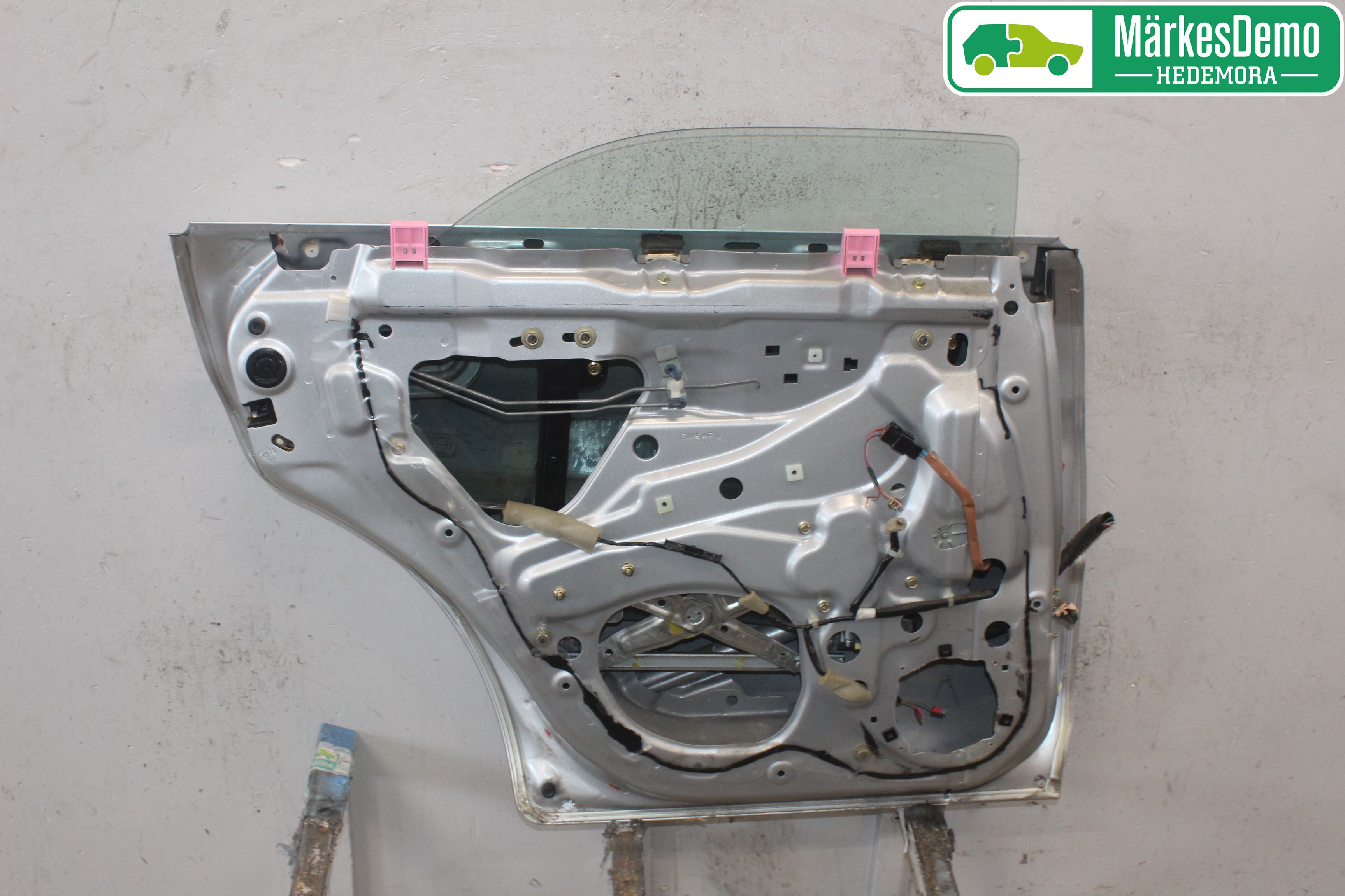 Subaru IMPREZA II  03-05 Dörr Bak Vänster