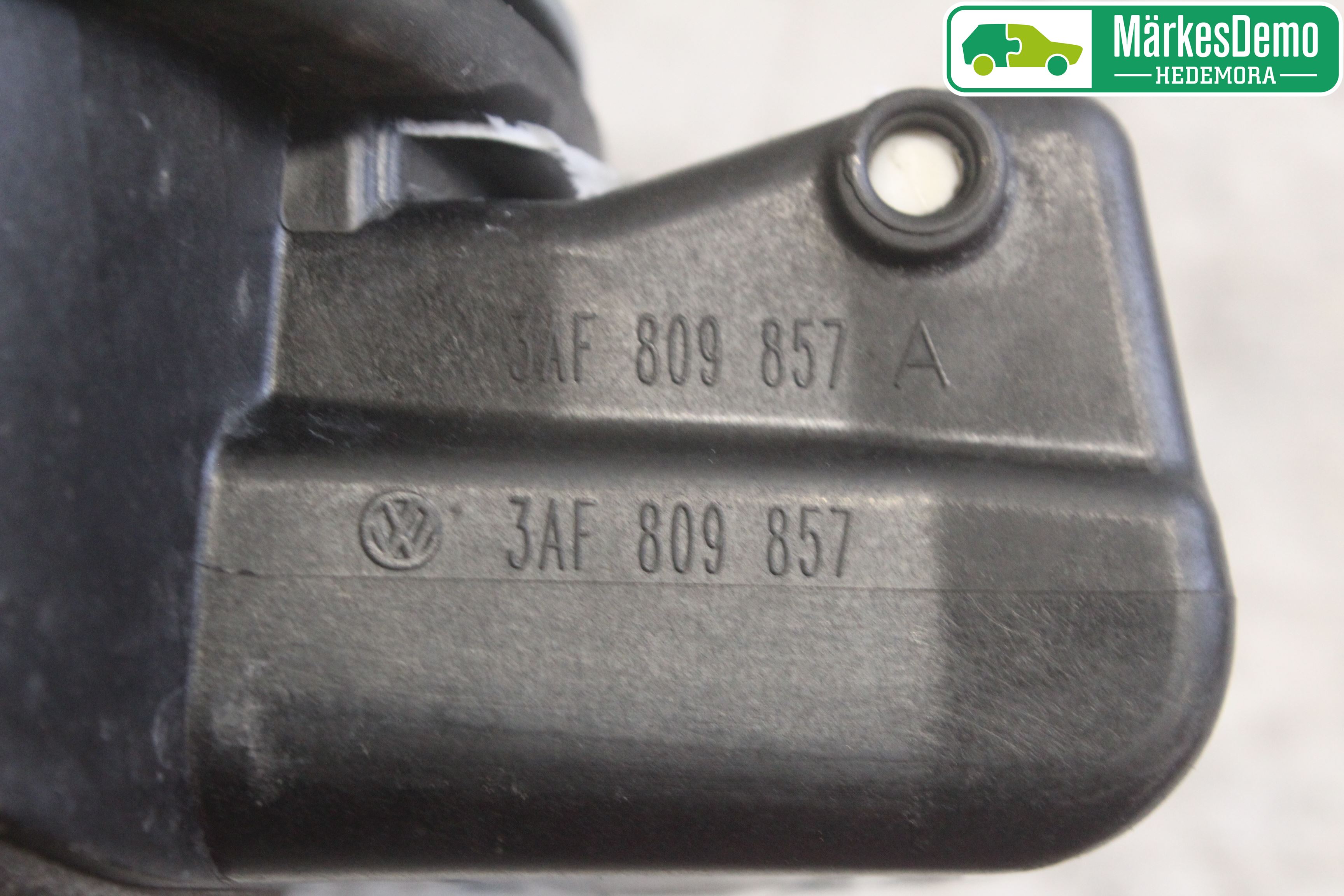 Volkswagen VW PASSAT 11-14 Tanklucka