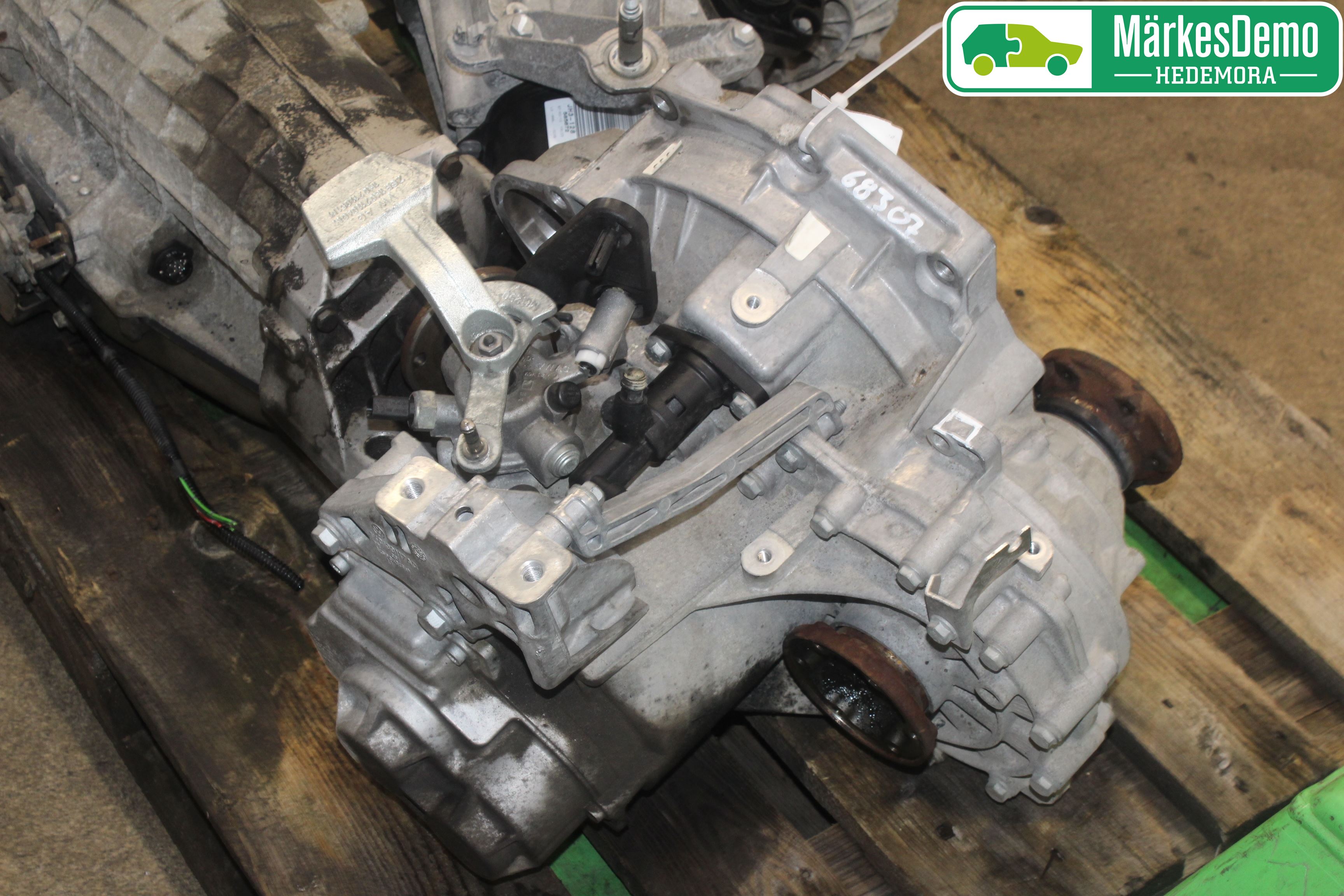 Volkswagen VW PASSAT 11-14 Växellåda Man 6 Vxl