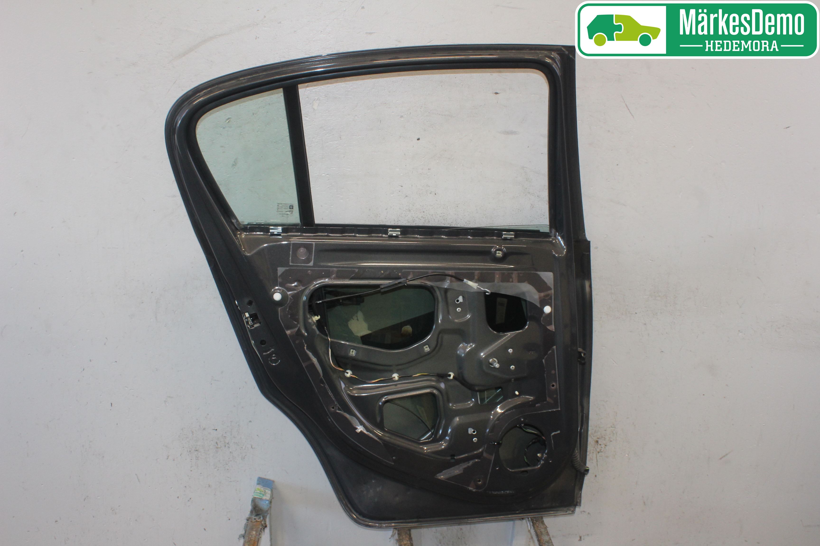 Opel CORSA D 07-14 Dörr Bak Vänster