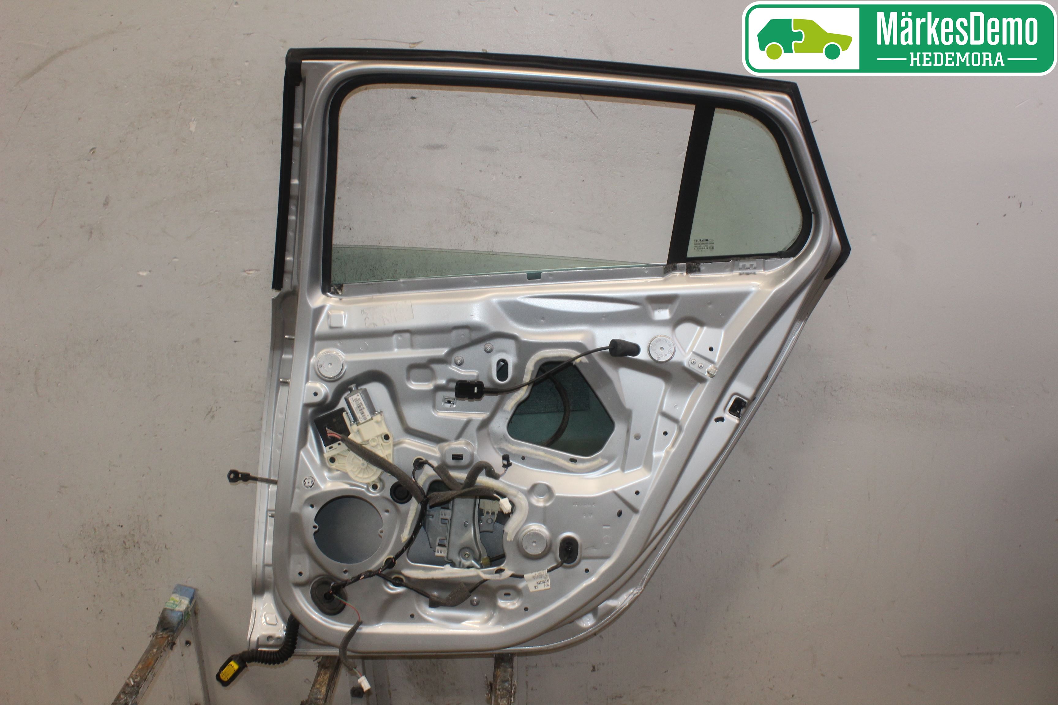 Renault MEGANE III 09-15 Dörr Bak Höger