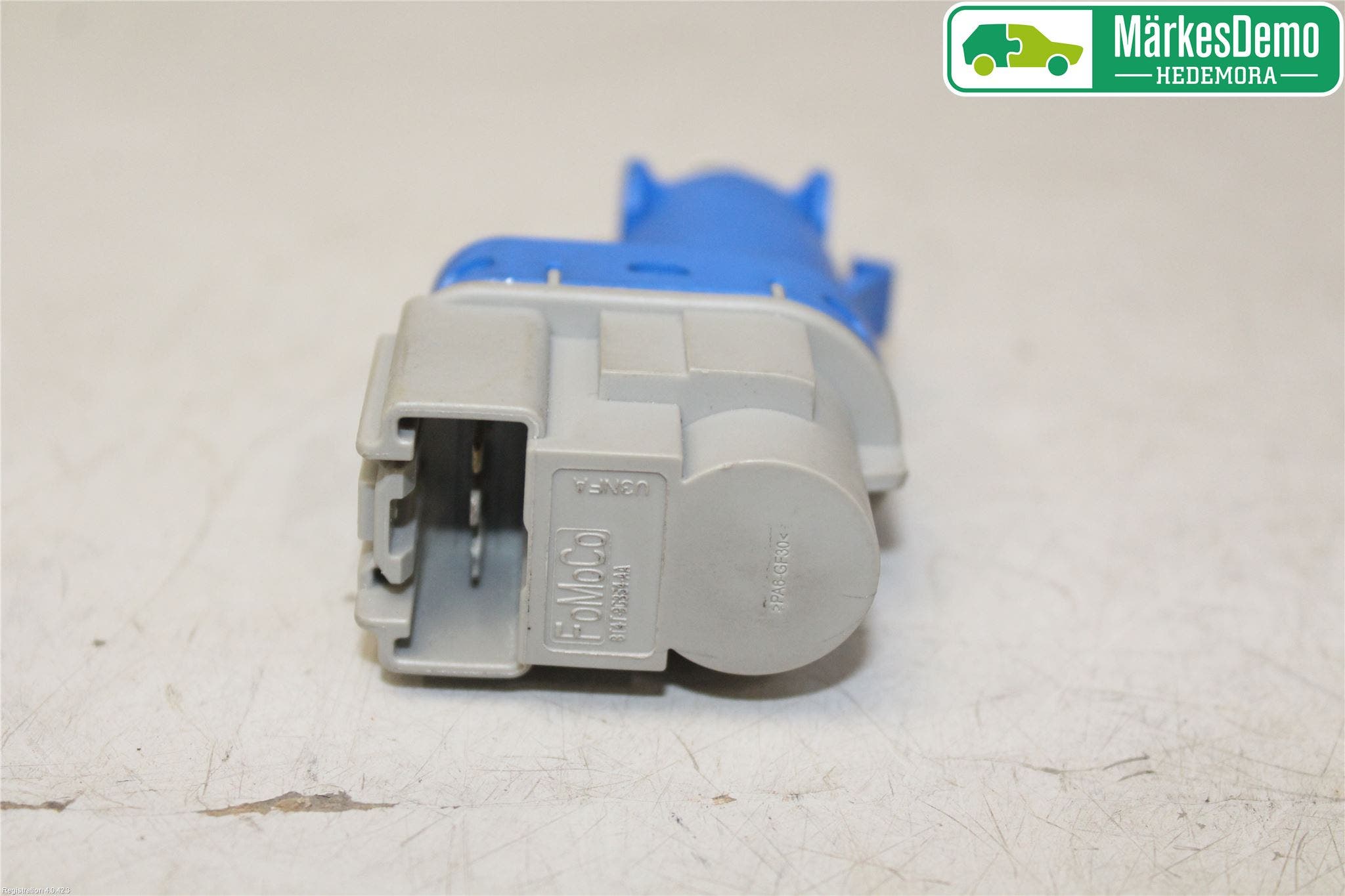 Ford FOCUS 15-18 Bromsljuskontakt