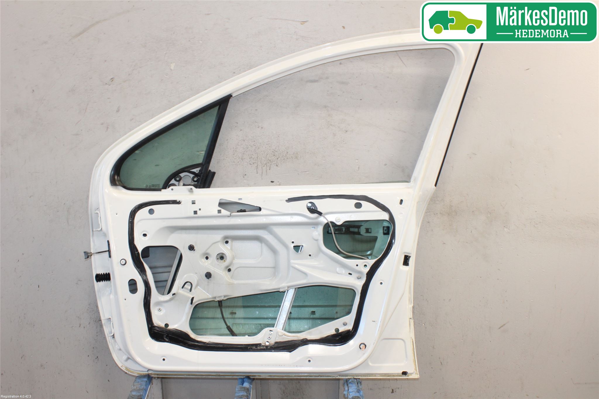 Peugeot 307     05-08 Dörr Fram Höger