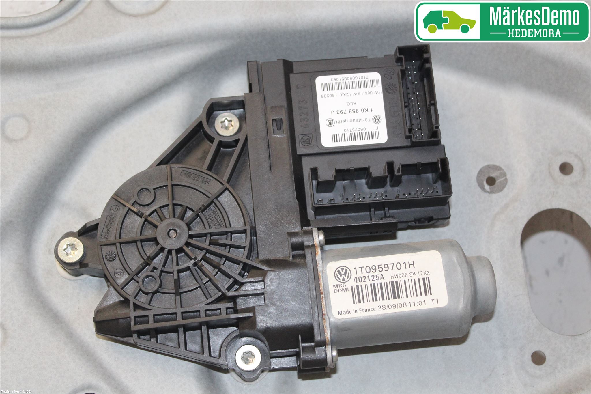 Volkswagen VW CADDY      04-10 Fönsterhiss El Kompl