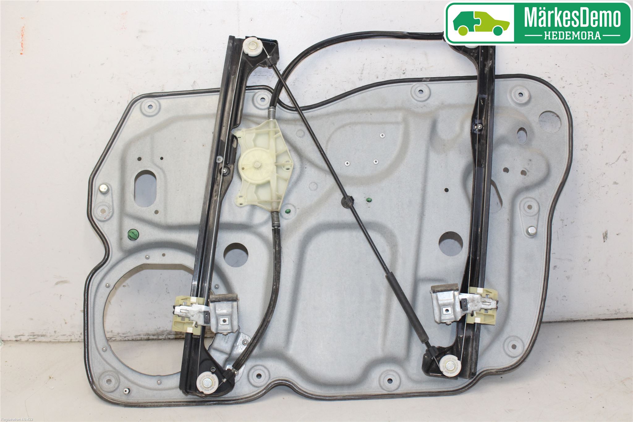 Volkswagen VW CADDY      04-10 Fönsterhiss El Kompl