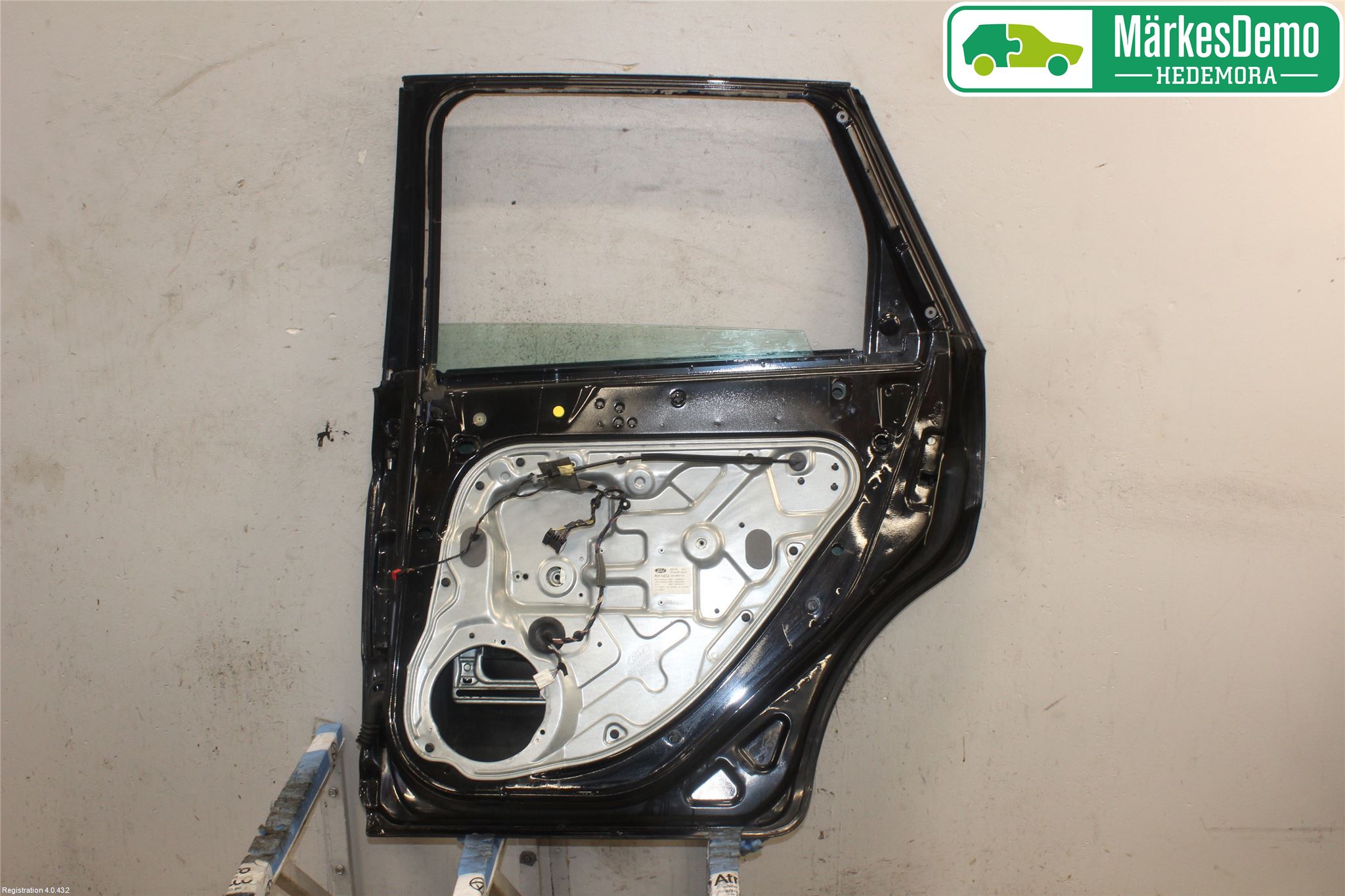 Ford FOCUS     04-07 Dörr Bak Höger