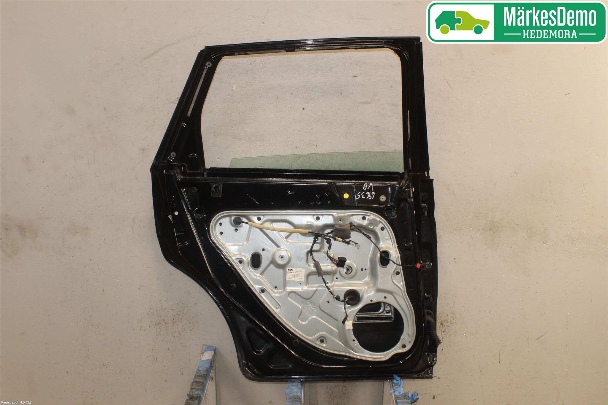 Ford FOCUS     04-07 Dörr Bak Vänster