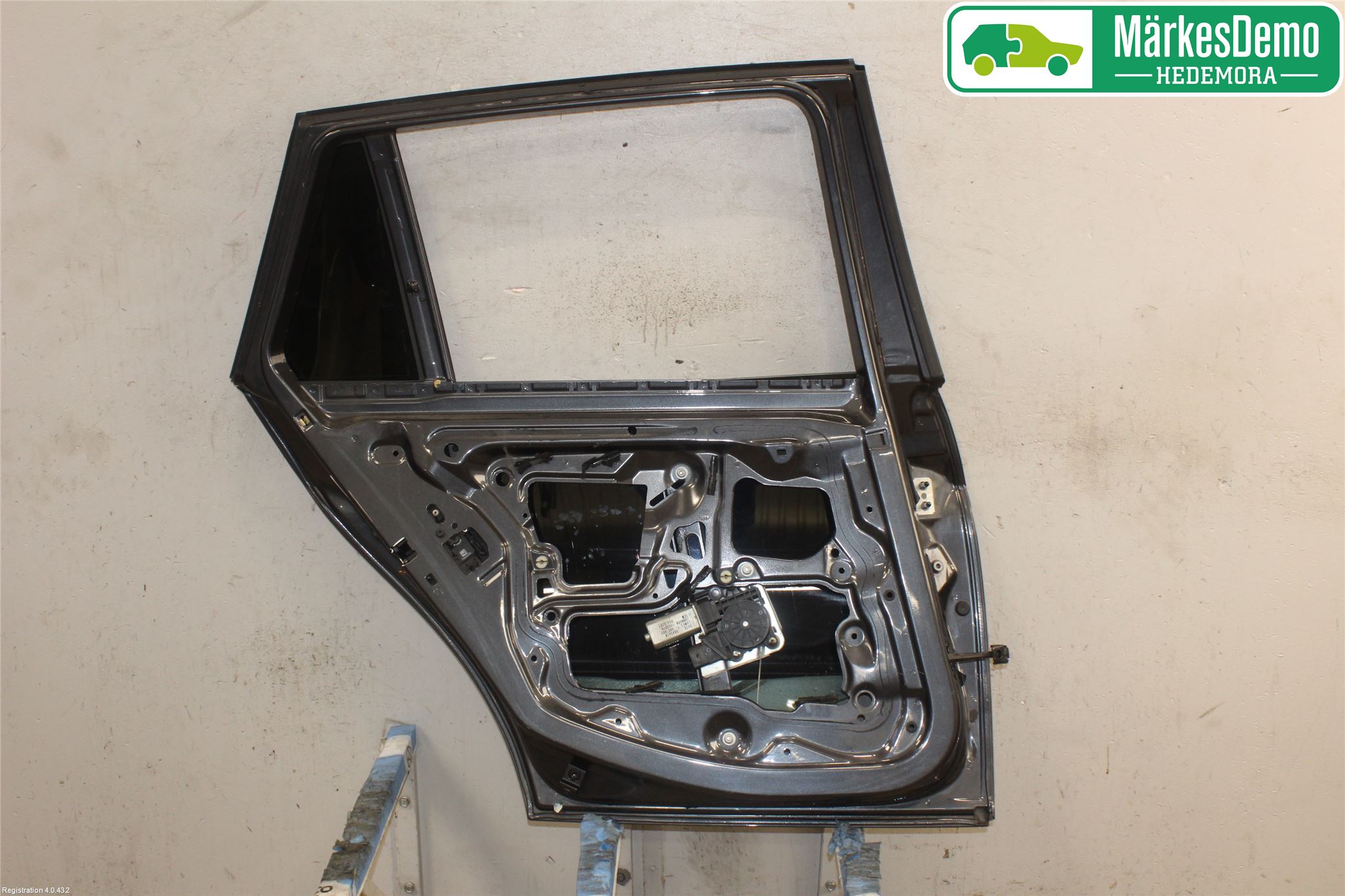 BMW 3 E90/91 SED/TOU 05-12 Dörr Bak Vänster