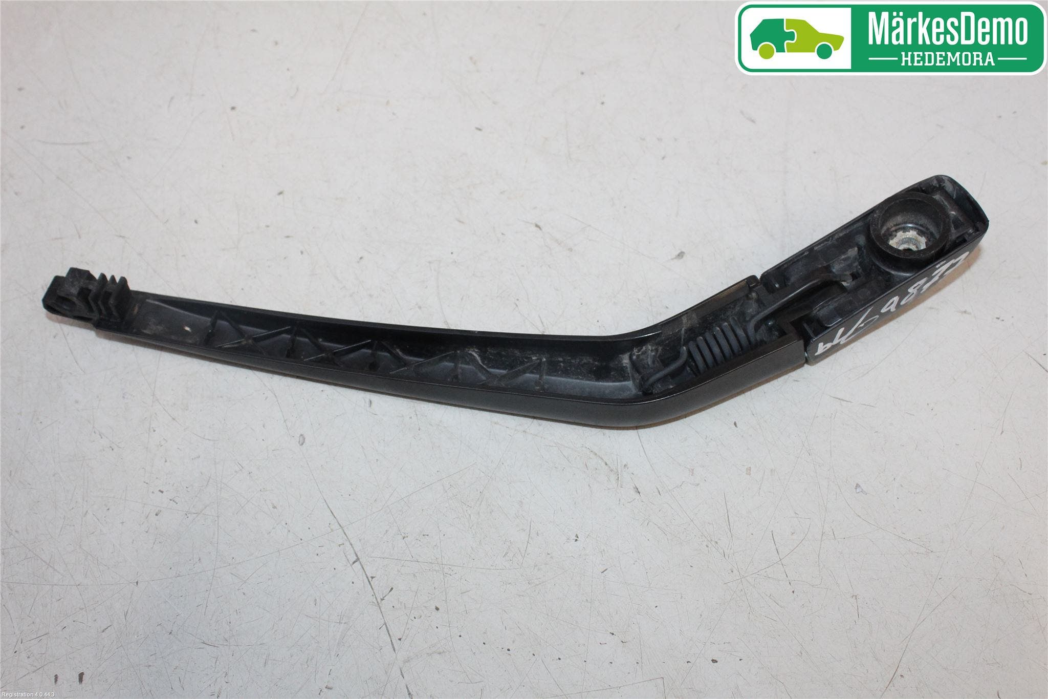 Toyota YARIS XP130 15-20 Torkararm-Bakruta