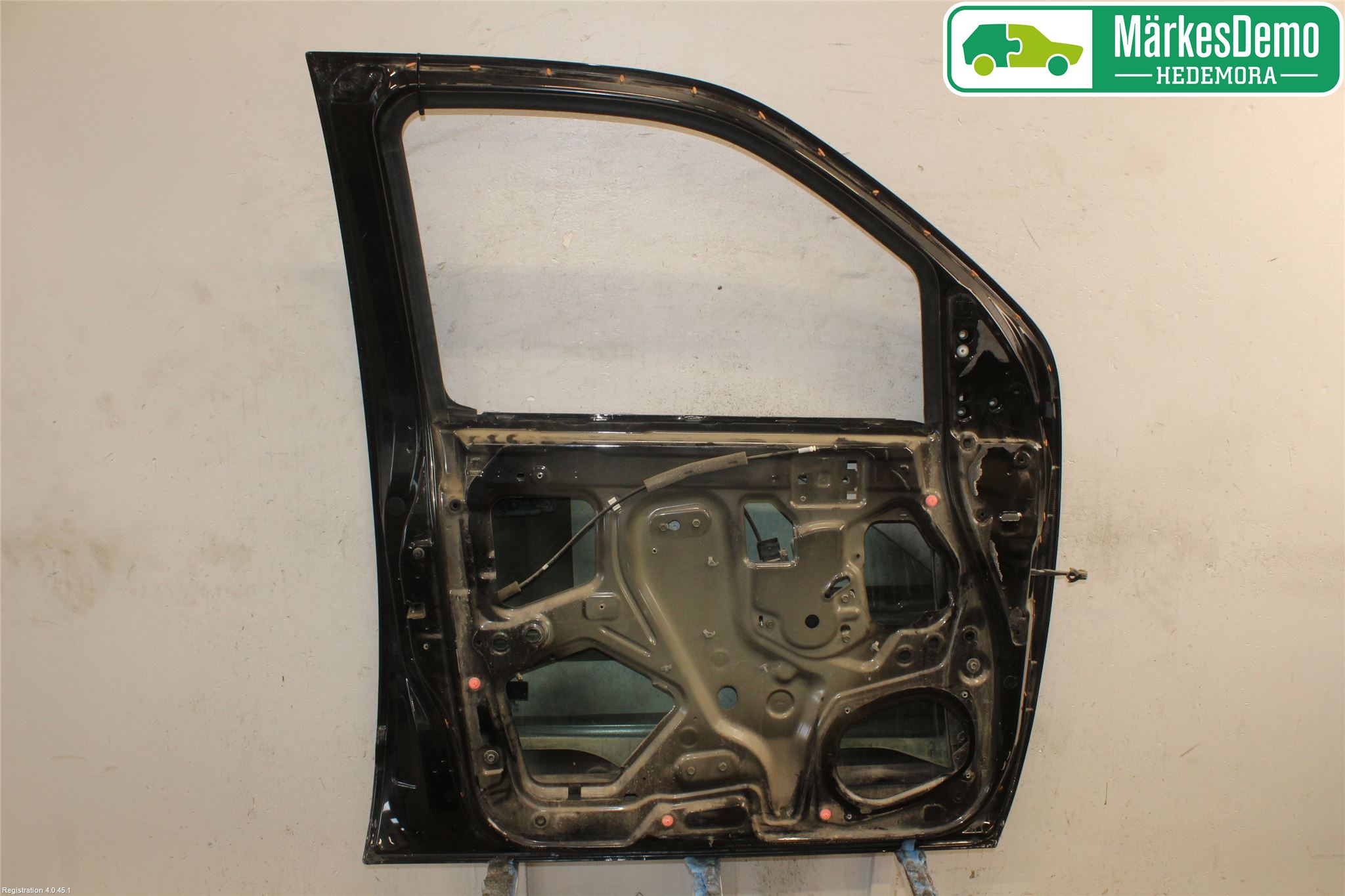 Nissan NAVARA 05-16 Dörr Fram Vänster