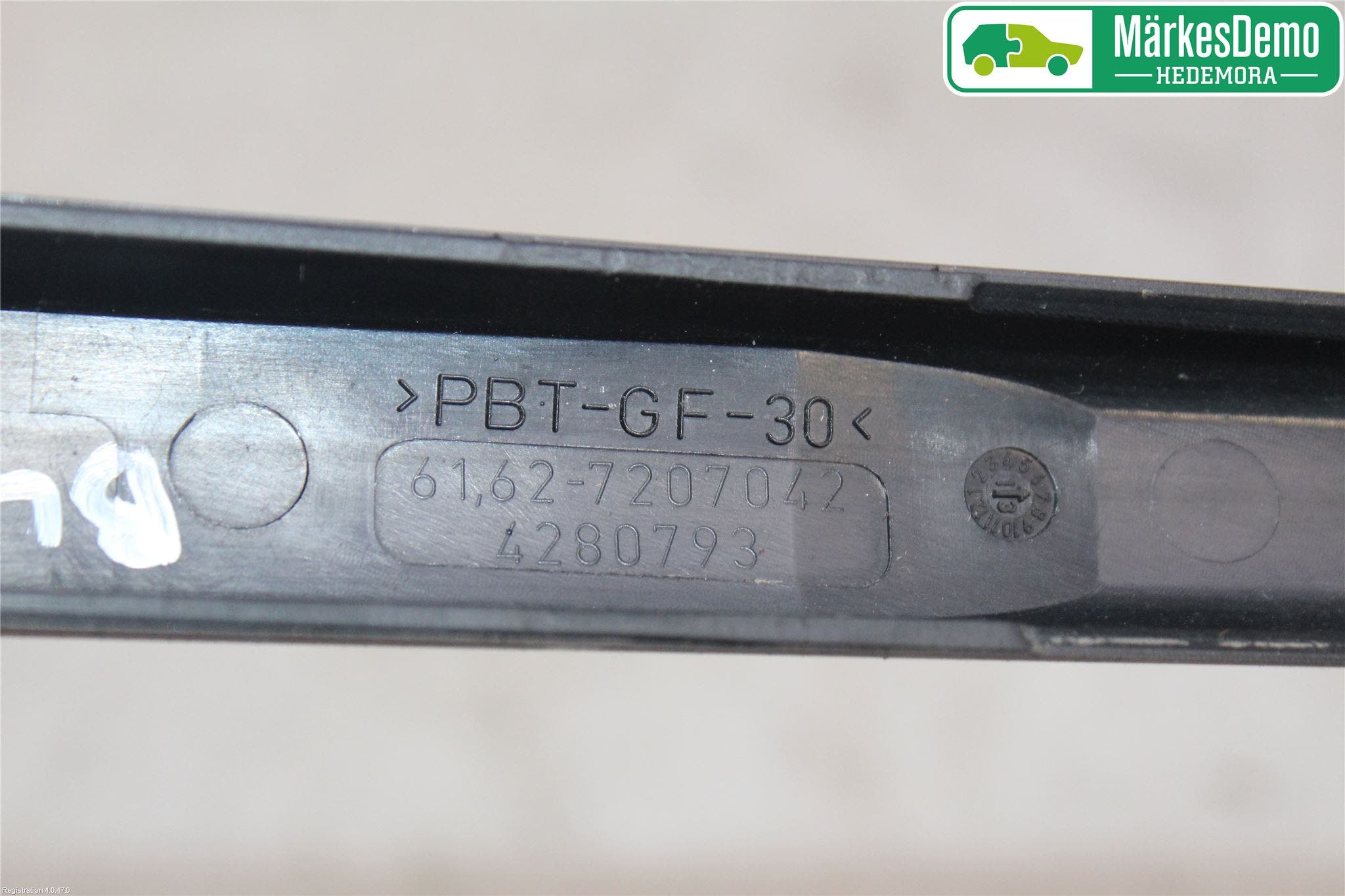 BMW 5 F10/F11/F18 09-17 Torkararm-Bakruta