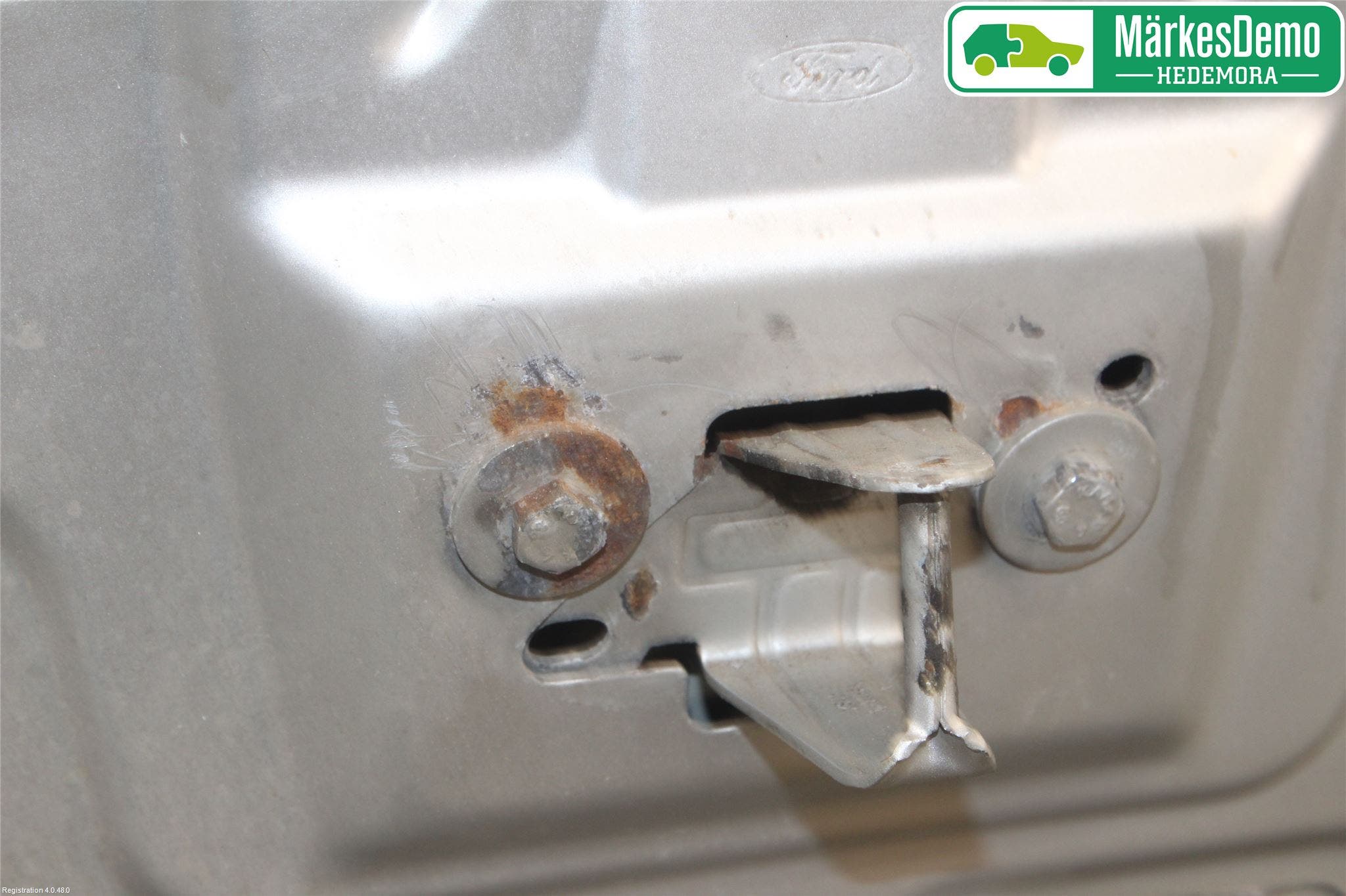 Ford FOCUS 04-07 Huv Fram