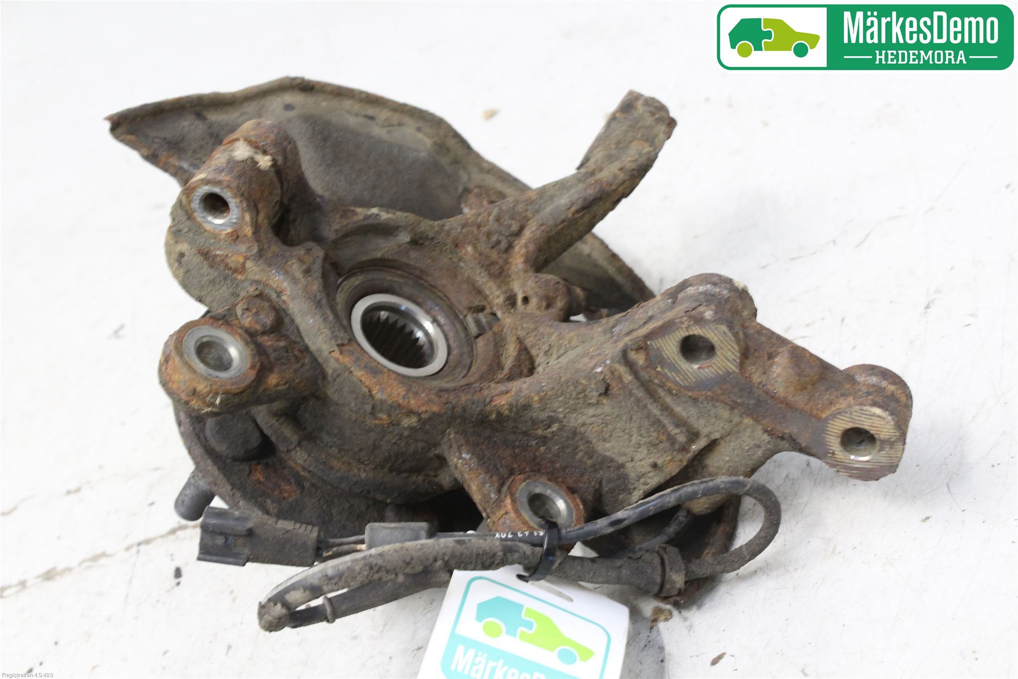 Mazda 2 (DE) 08-15 Styrspindel Lagerhus Vä