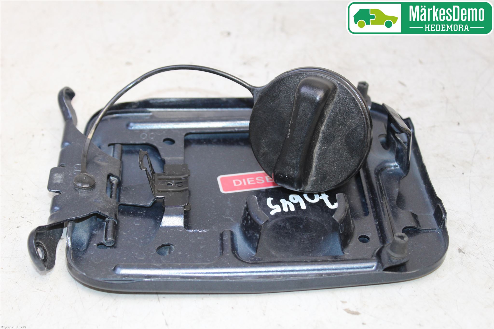 Nissan X-TRAIL 14-21 Tanklucka