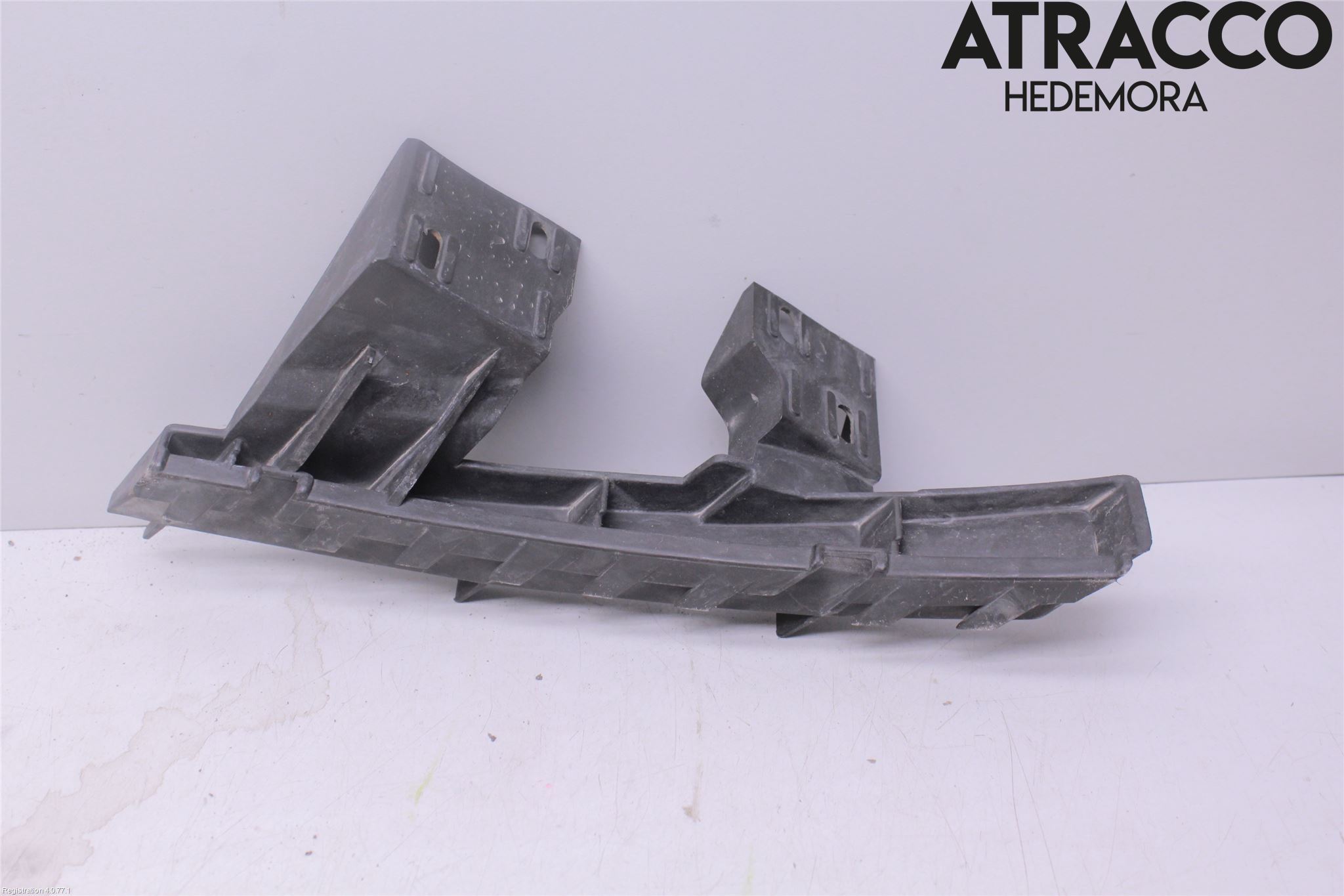 Audi Q7/SQ7 Stötfångarfäste Fram Vä