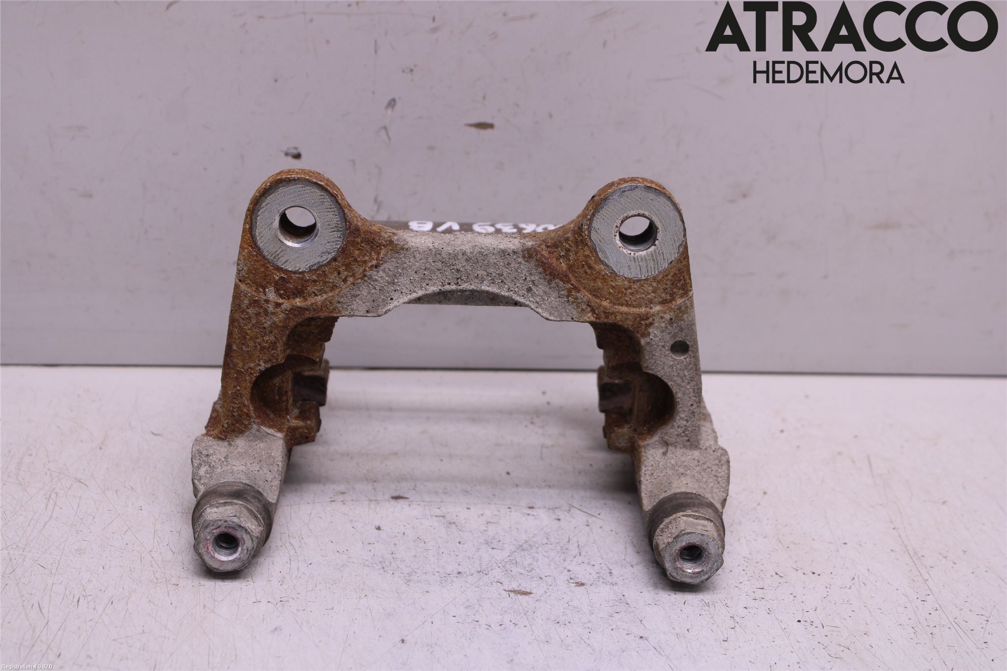 Toyota RAV4 19- Bromsokshållare