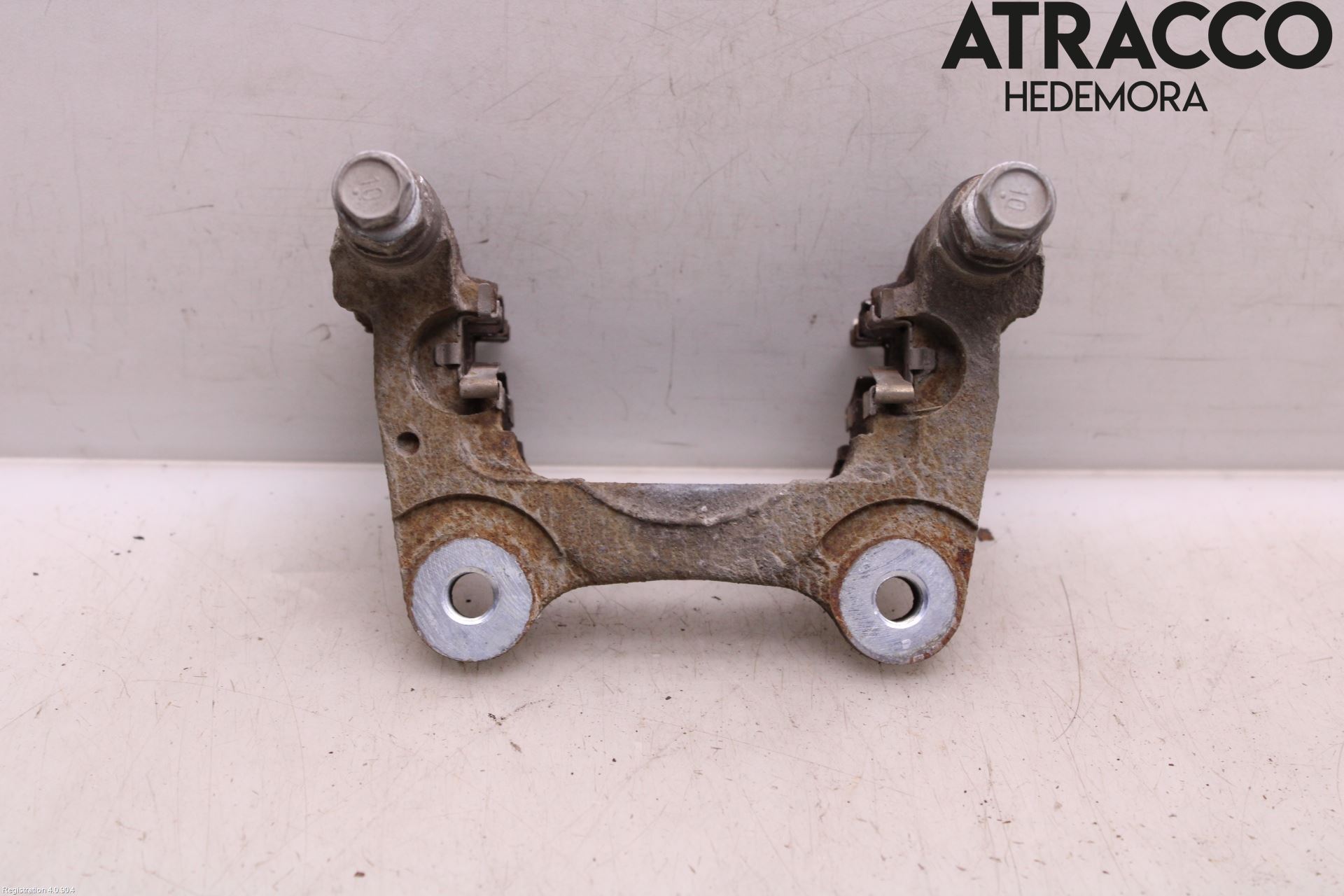 Toyota RAV4 19- Bromsokshållare