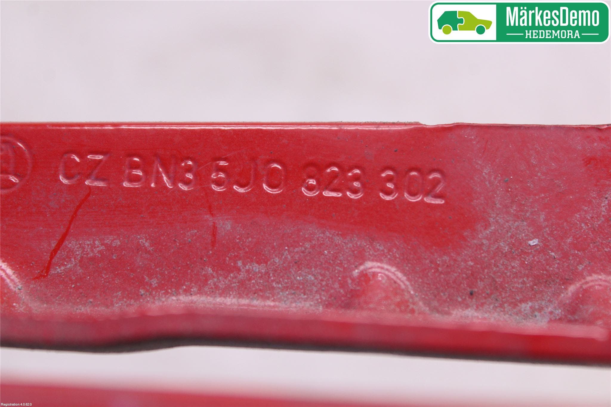 Skoda FABIA 07-14 Huvgångjärn