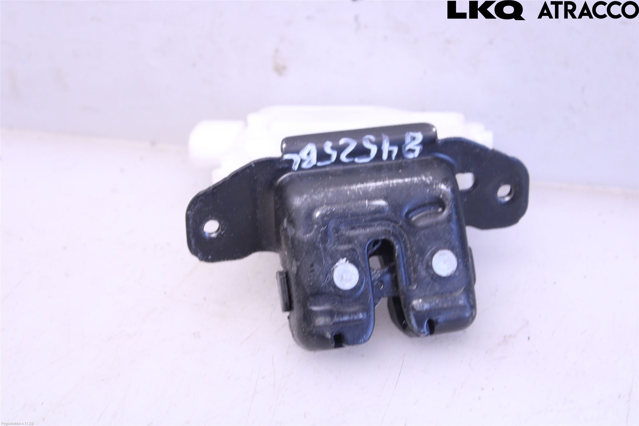 Toyota AURIS 13-19 Låskista Baklucka