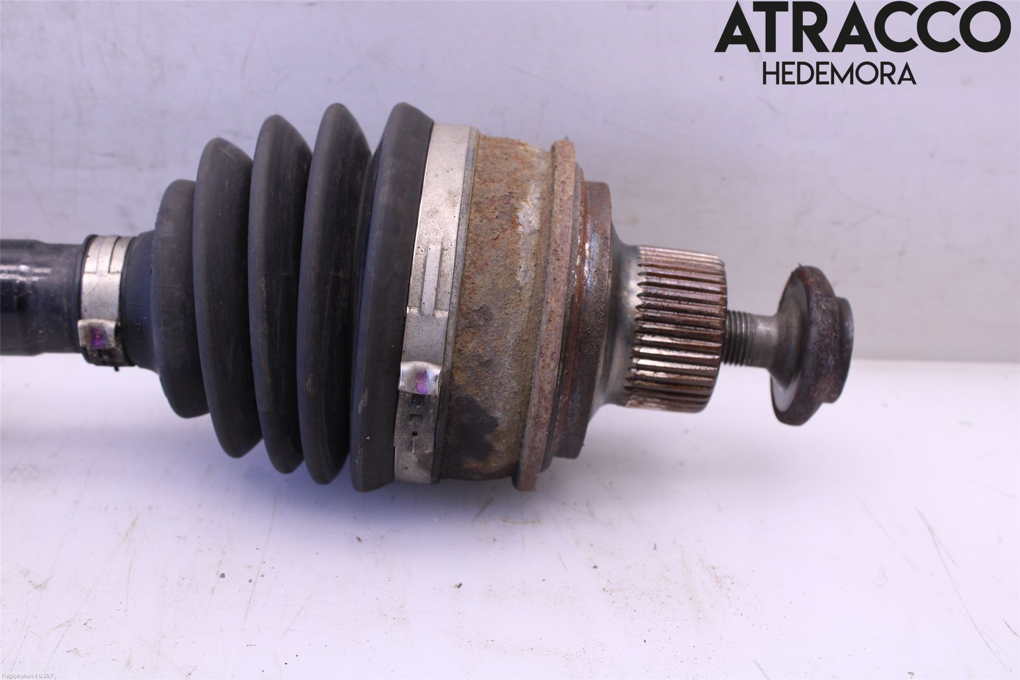 Audi A4 ALLROAD 17- Drivaxel Fram Höger