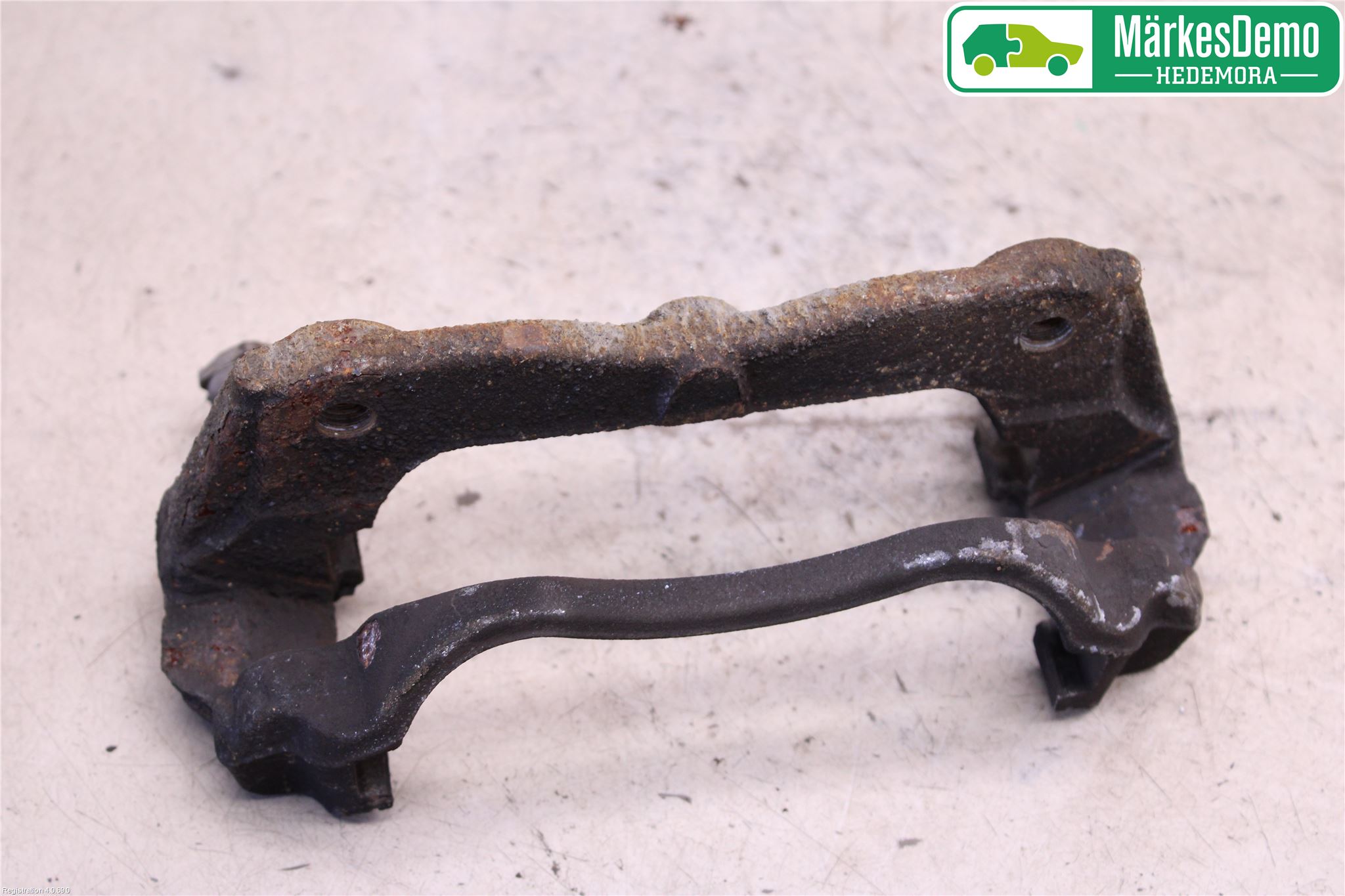 Toyota AVENSIS 16-18 Bromsokshållare