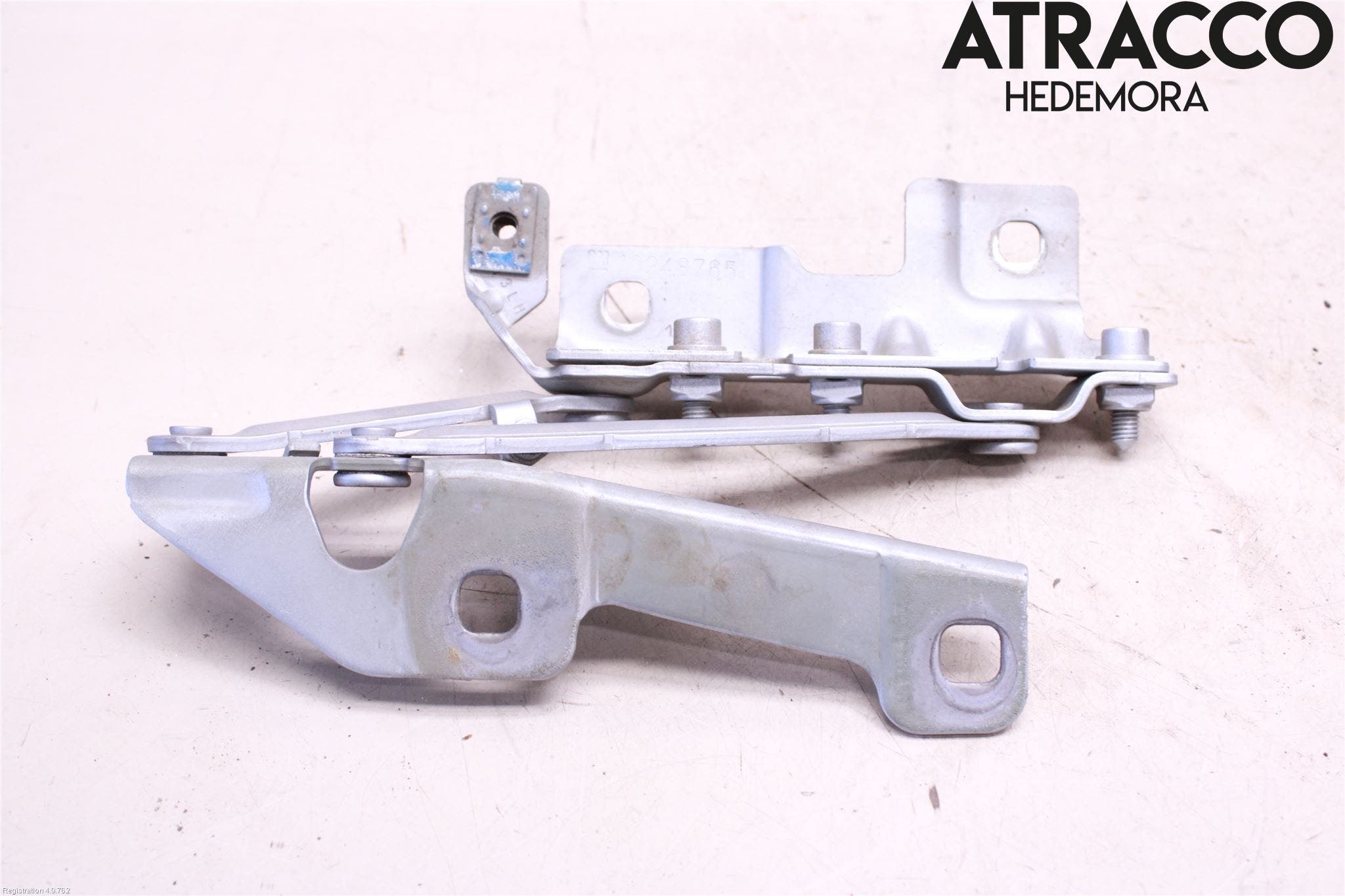 Opel INSIGNIA 09-16 Huvgångjärn