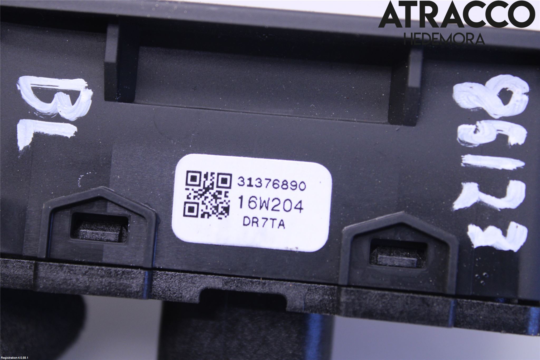 Volvo V90 17->> Strömställare Baklucka