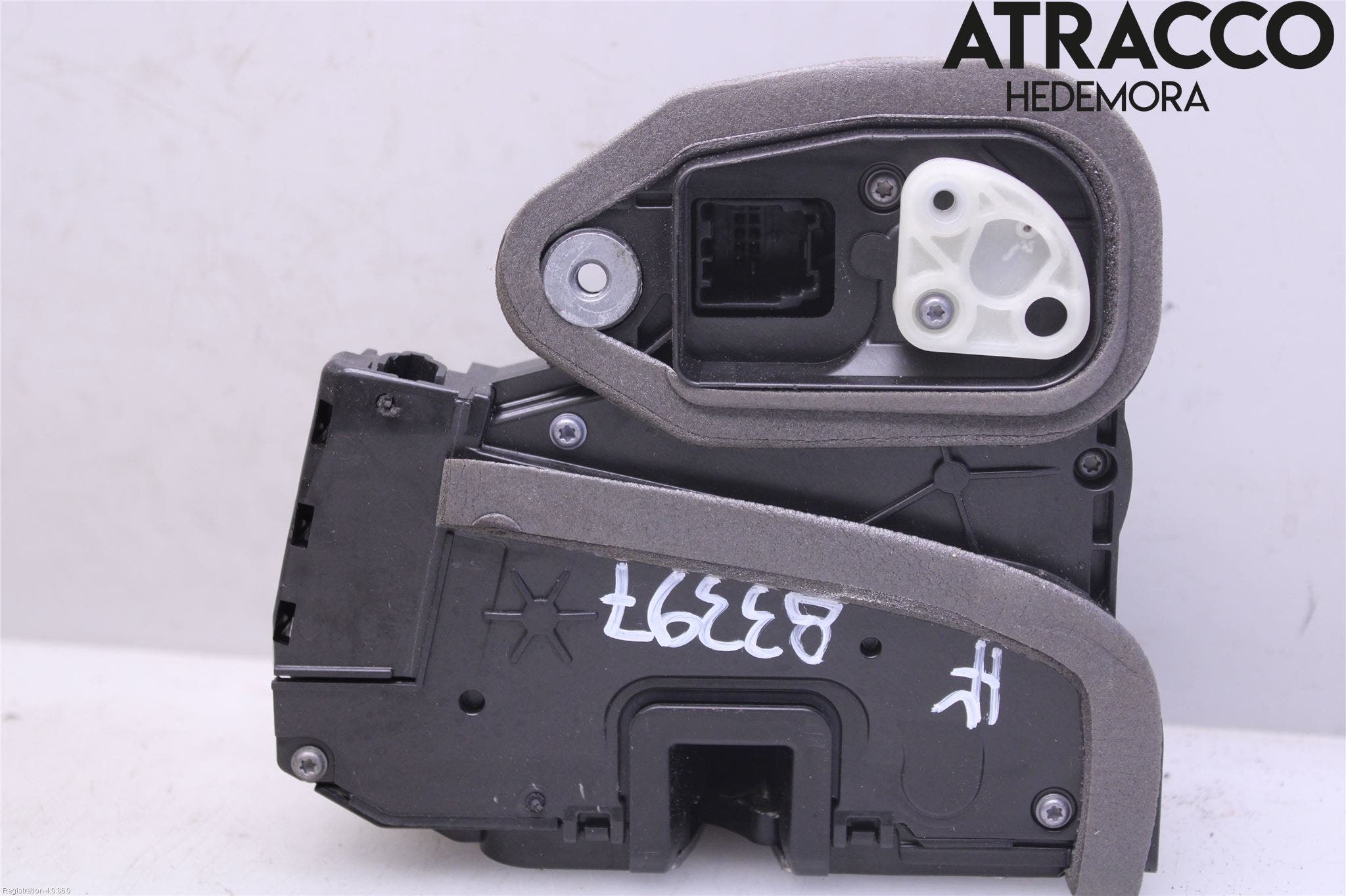 Opel INSIGNIA 17- Låskista-Dörrlås