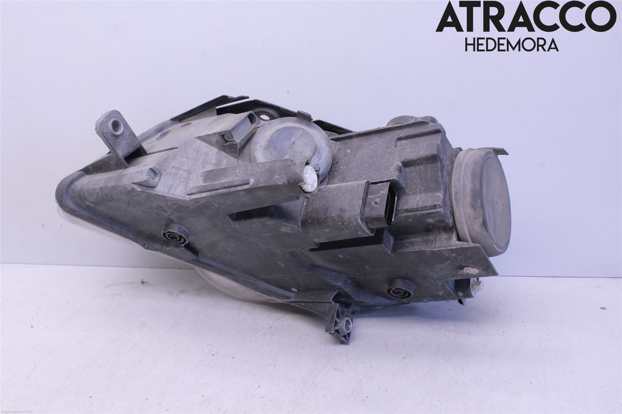 Volkswagen VW PASSAT 05-11 Strålkastare Höger