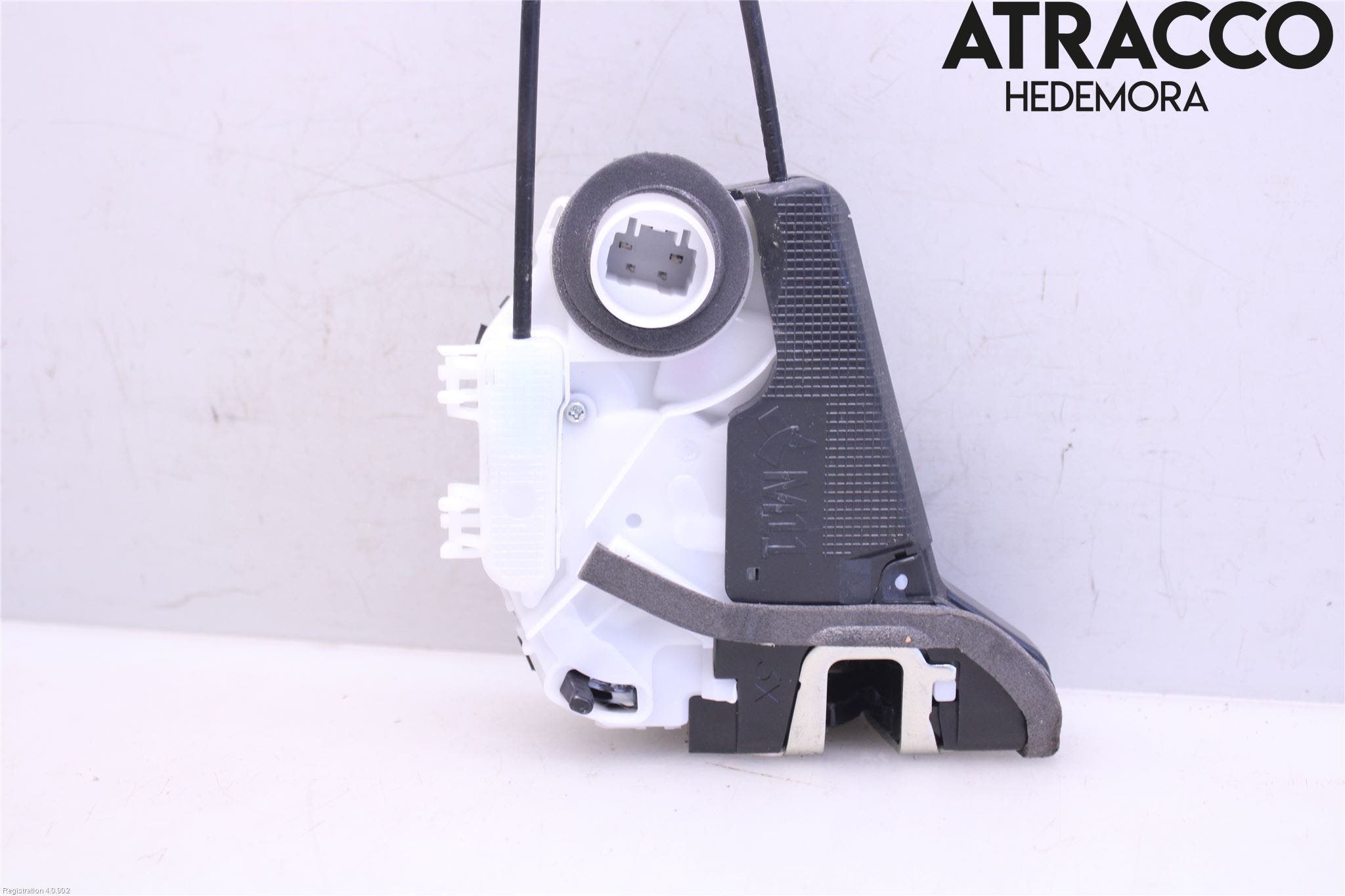 Toyota YARIS XP21 20- Låskista-Dörrlås