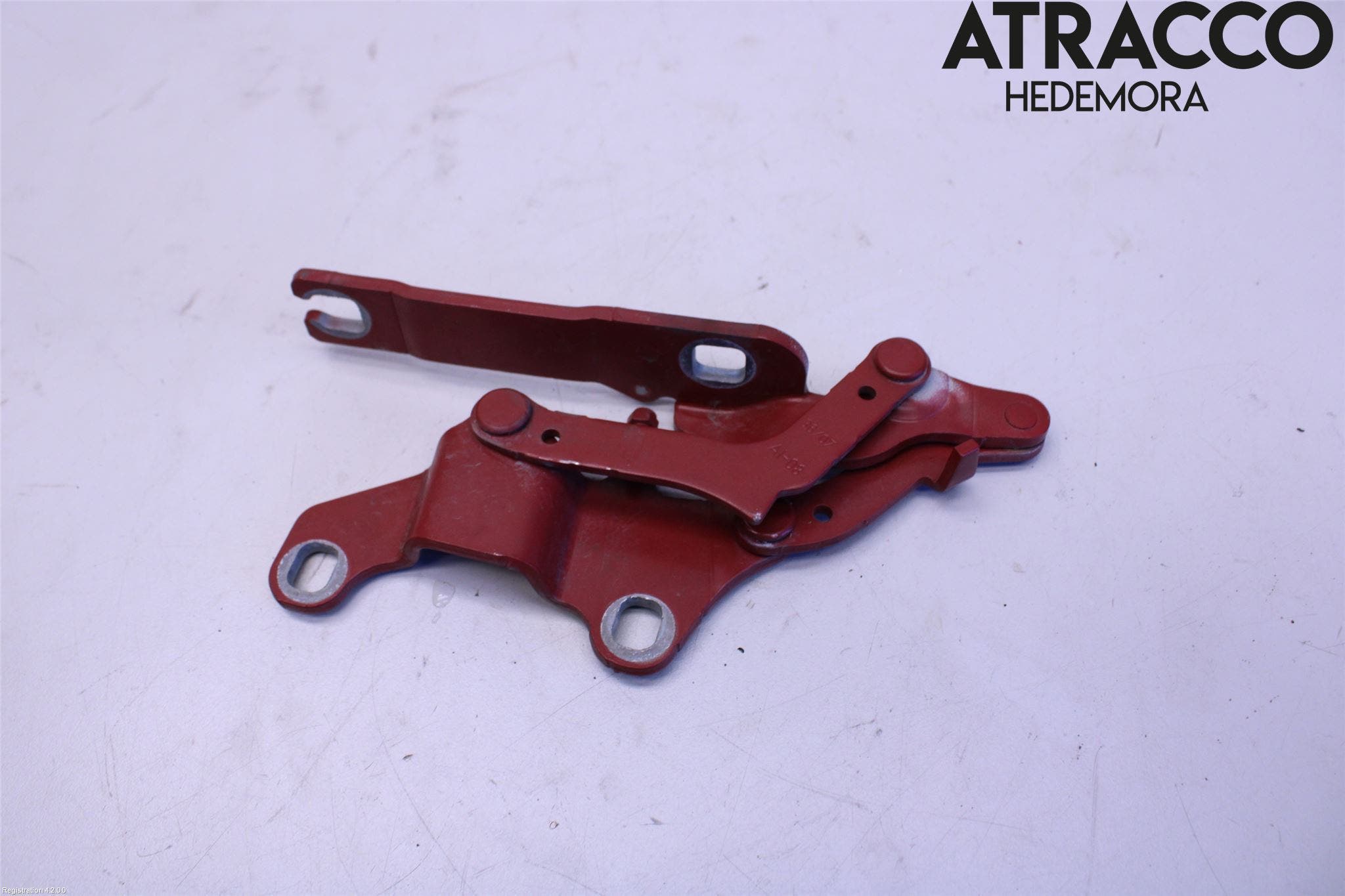 BMW 3 E90/91 SED/TOU 05-12 Huvgångjärn