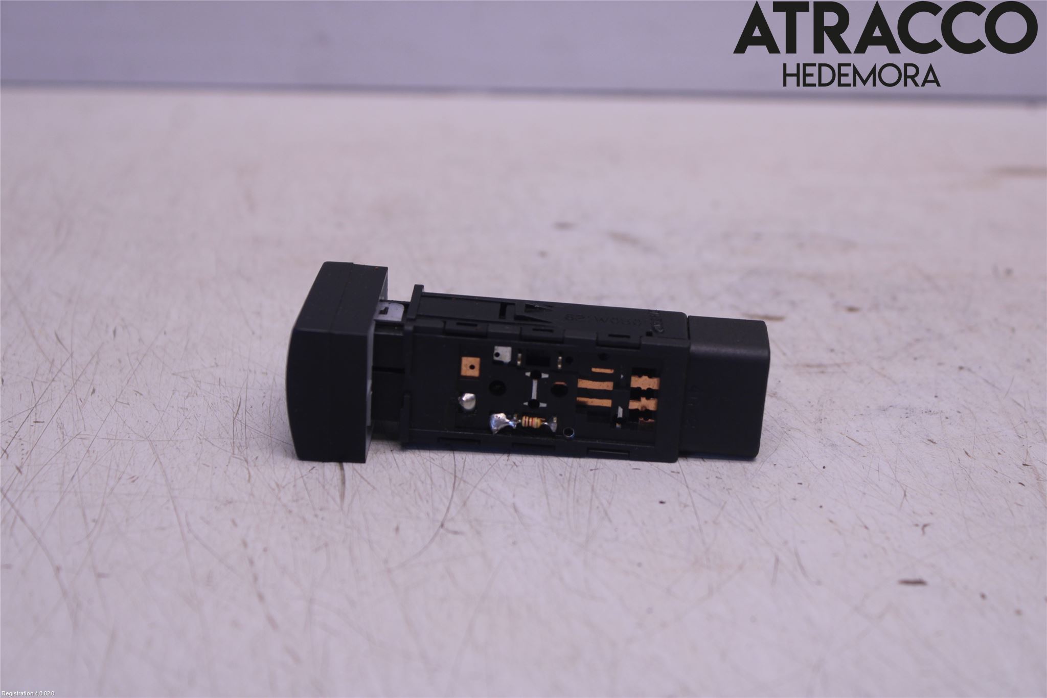 Kia CERATO Strömställare Elruta