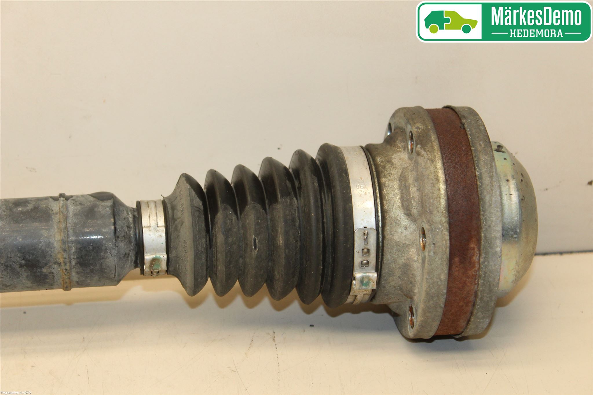 Volkswagen VW PASSAT 11-14 Drivaxel Fram Höger