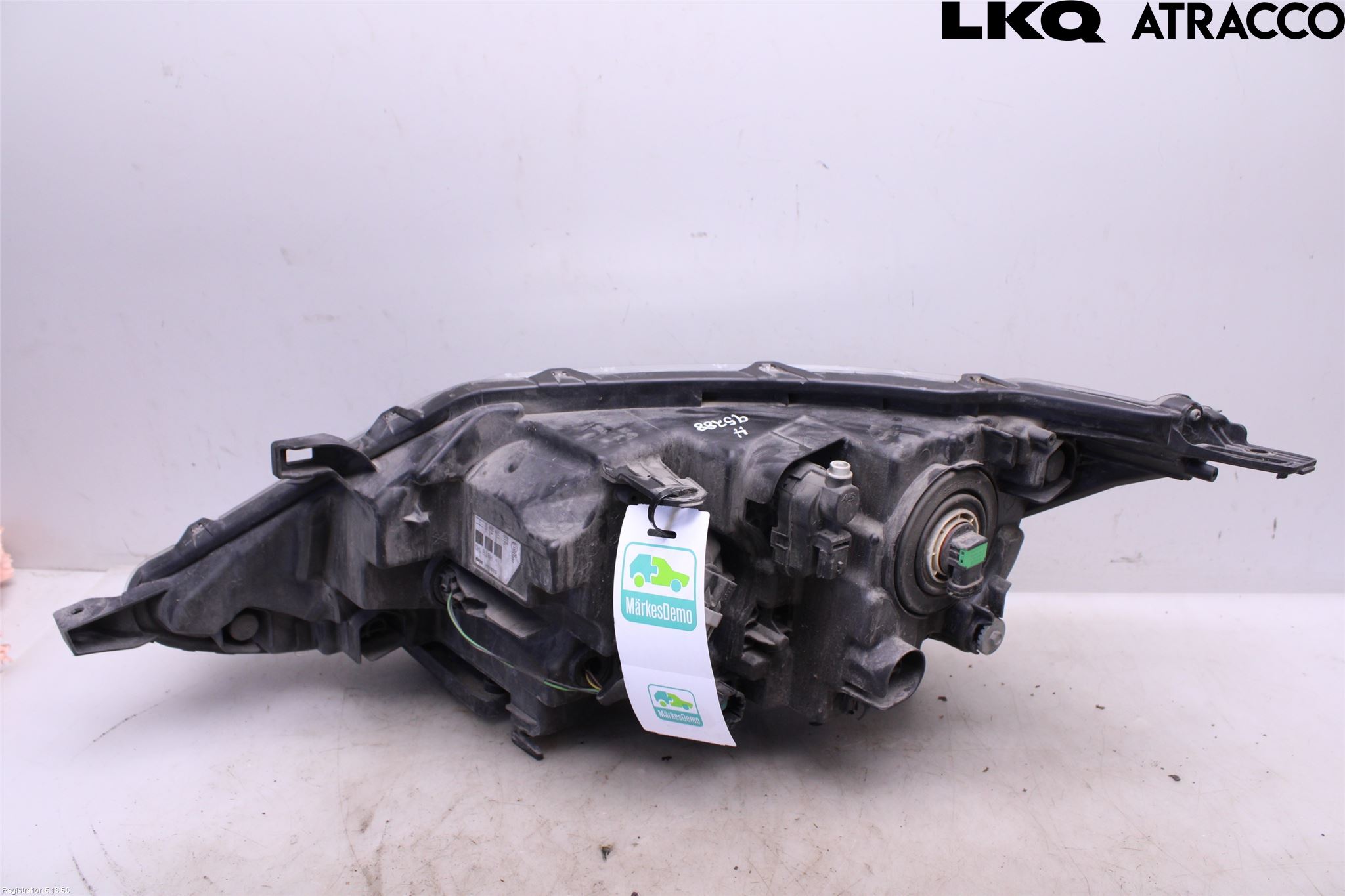 Nissan QASHQAI 14-17 Strålkastare Höger