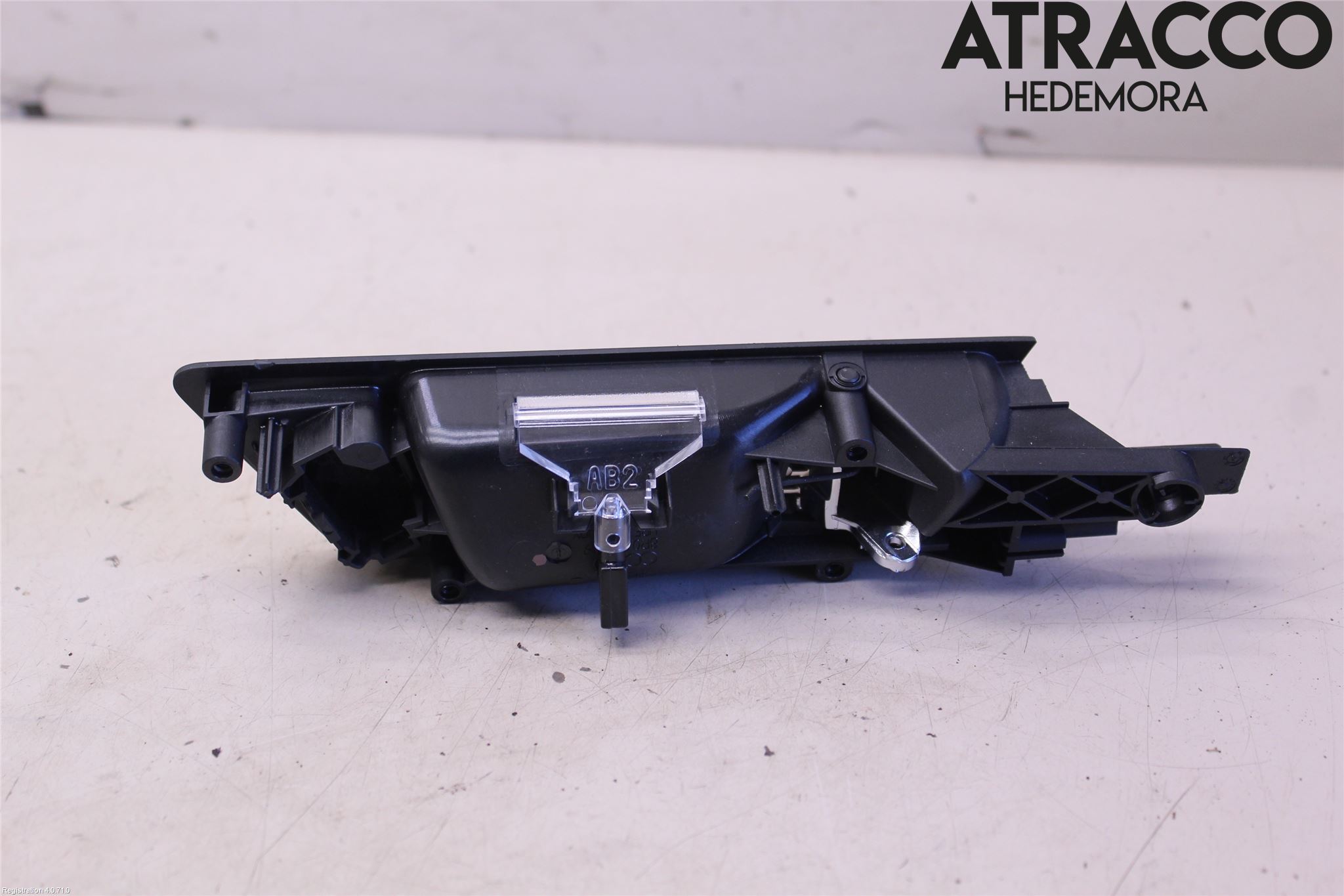 Audi Q5 09-16 Dörrhandtag Inre Vä