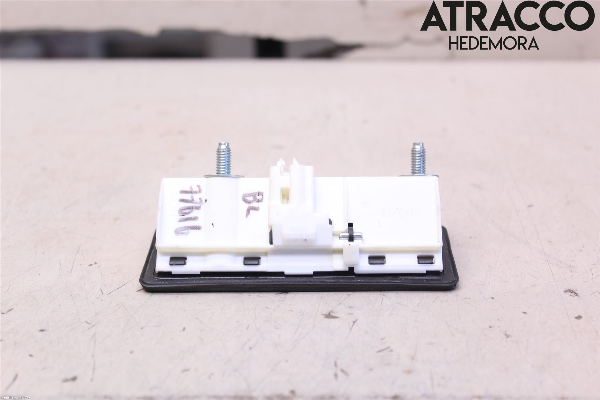 Audi A4 ALLROAD 09-16 Bakluckehandtag