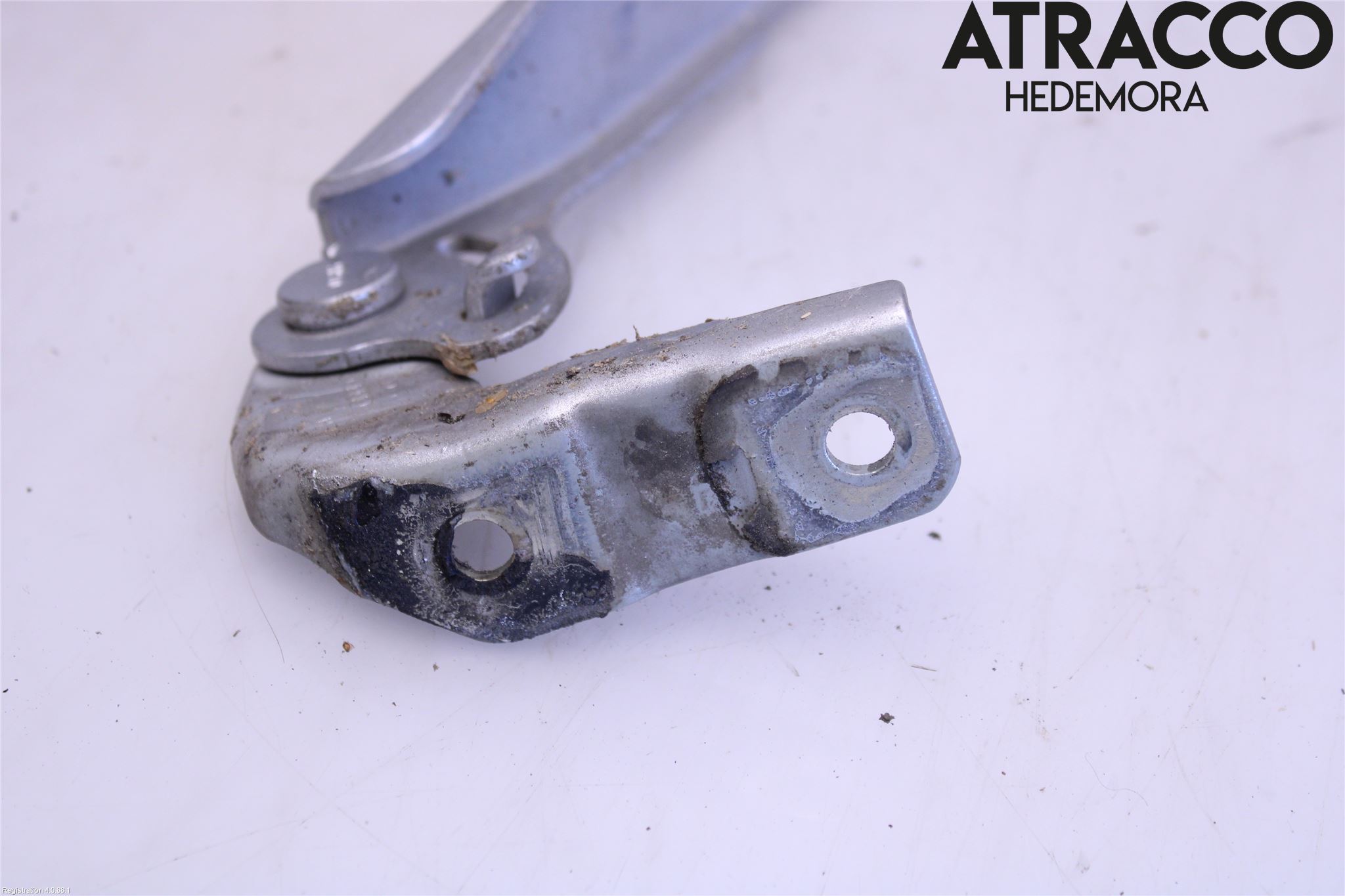 Audi A3/S3 05-13 Huvgångjärn