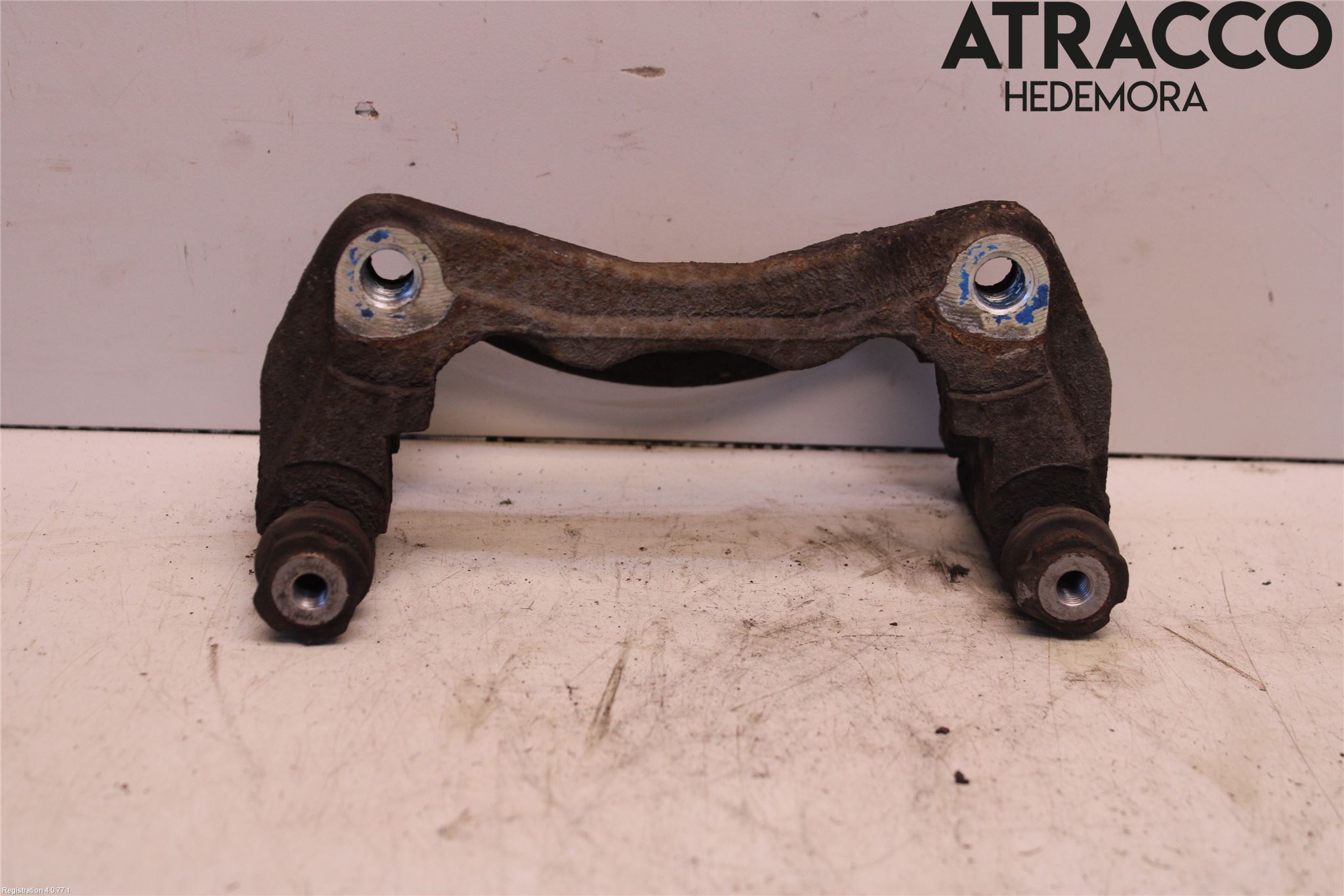 Mitsubishi COLT   04-08 Bromsokshållare