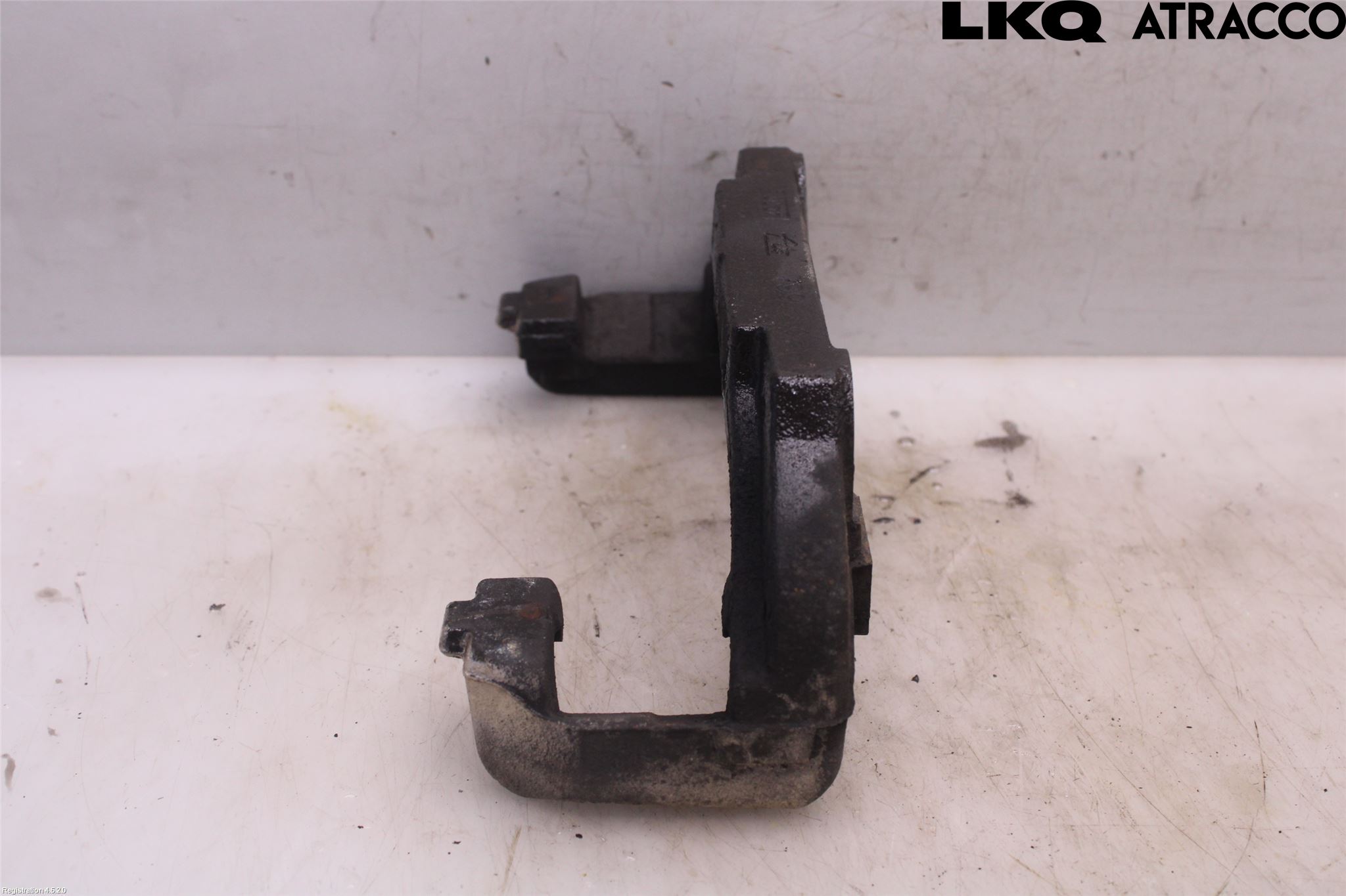 BMW 7 E65/66    00-08 Bromsokshållare