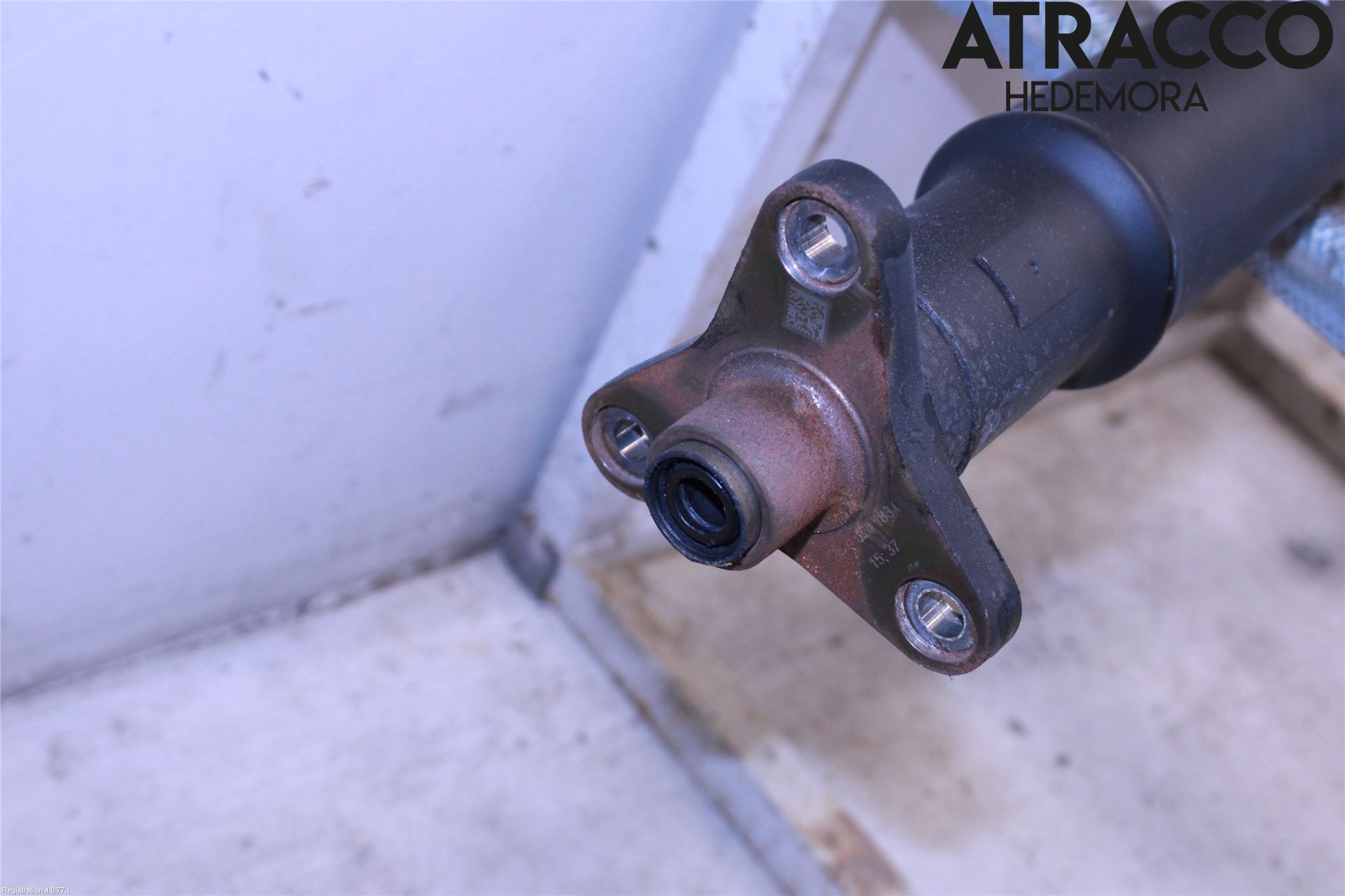 BMW 5 F10/F11/F18 09-17 Mellanaxel Mitt