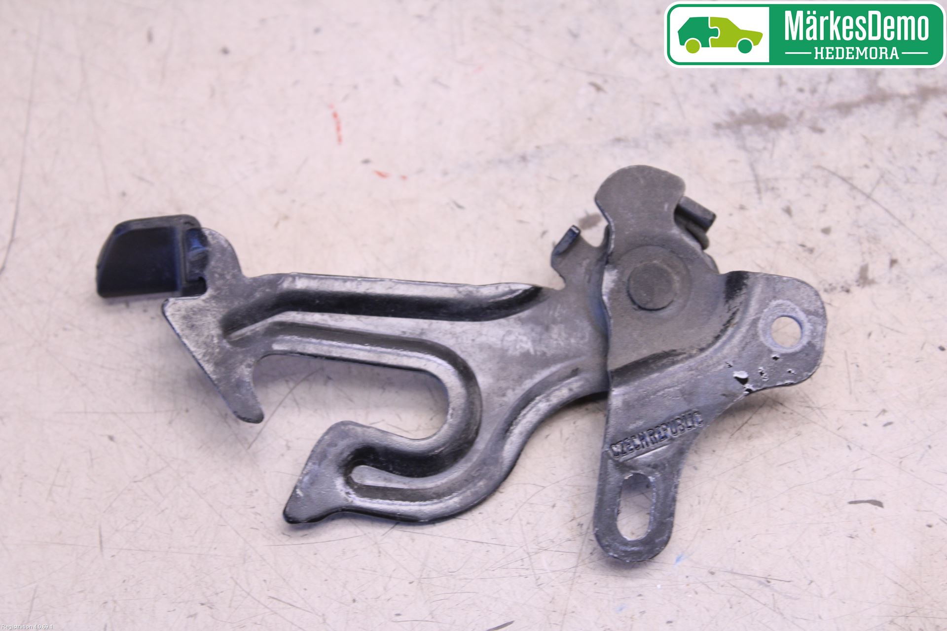 Volvo S60 11-13 Huv Spärr