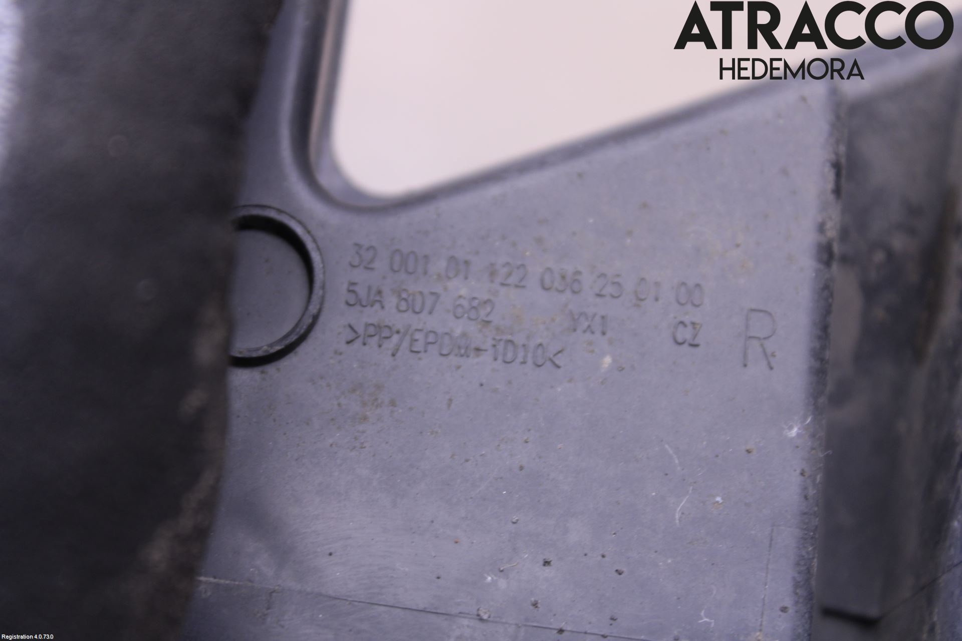 Skoda RAPID Dimljussarg Fram