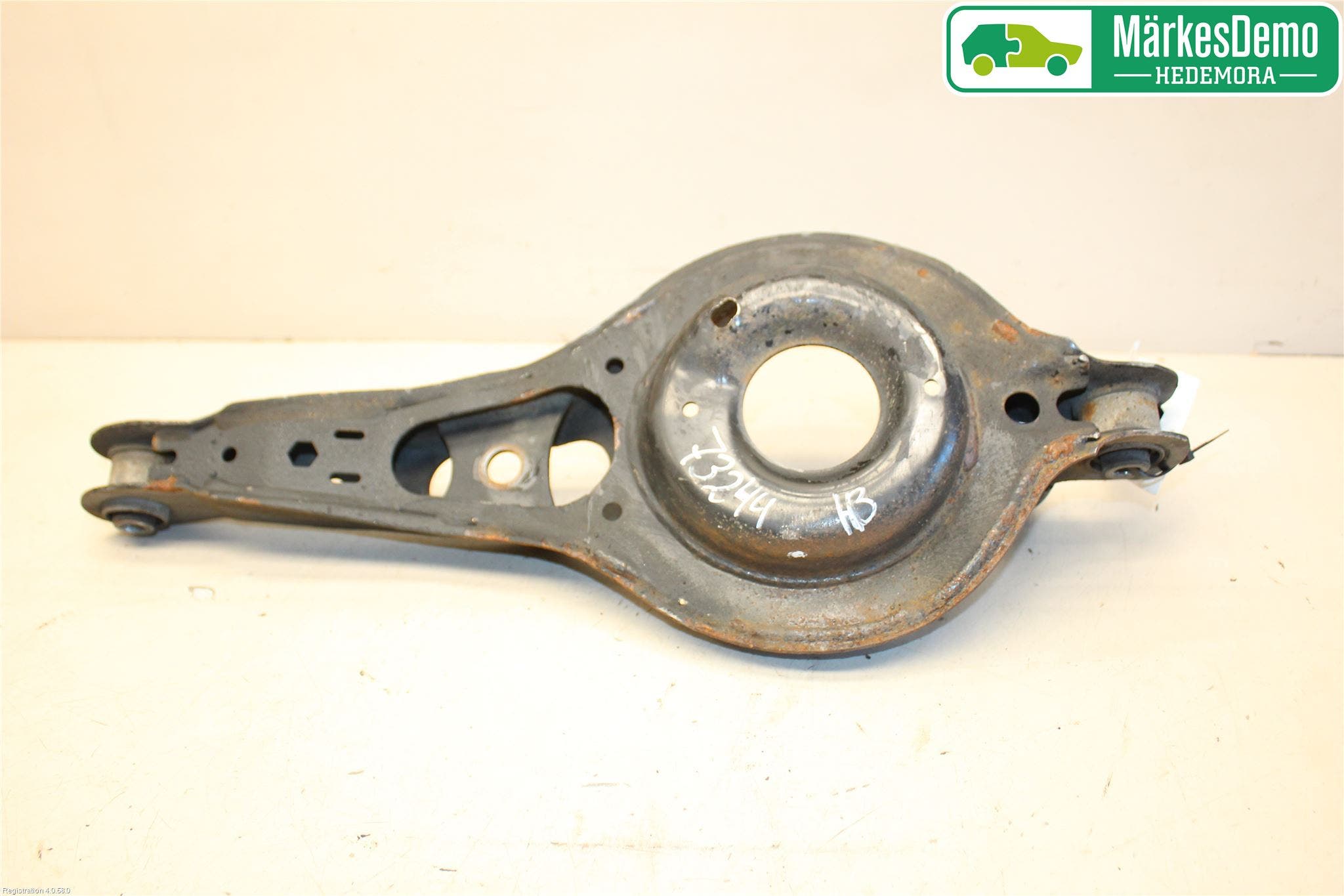 Volvo V40 12-19 Bärarm Bak Höger