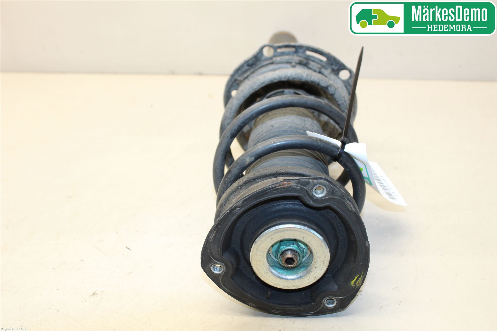 Volkswagen VW GOLF / E-GOLF VII 13-20 Fjäderben Fram Höger