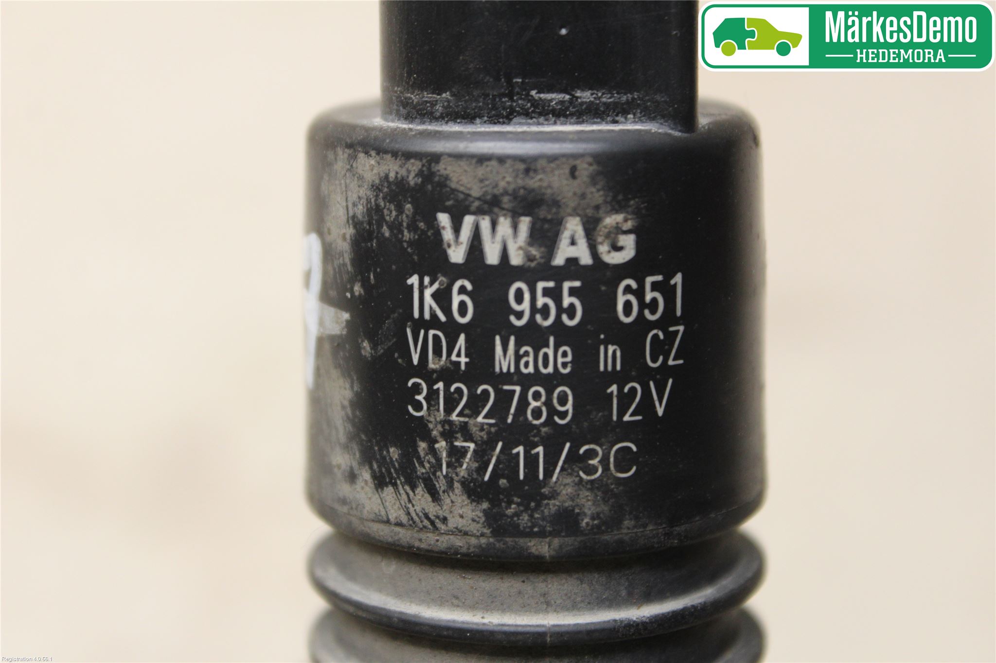 Volkswagen VW TOURAN 10-15 Spolarpump Vindruta