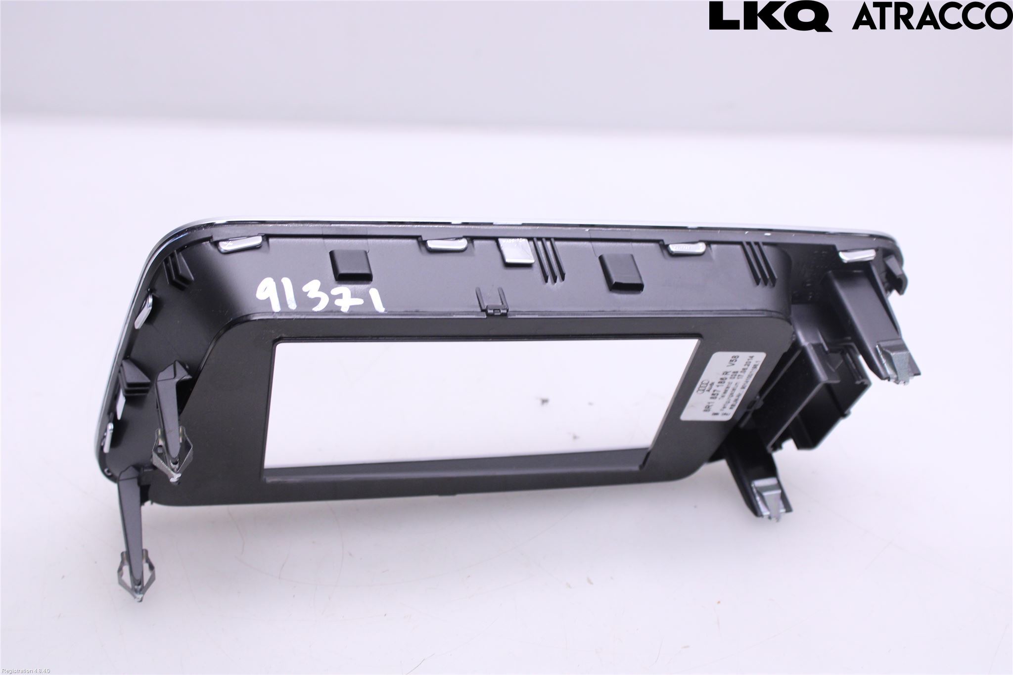 Audi Q5 09-16 Instrument-Radio Sarg
