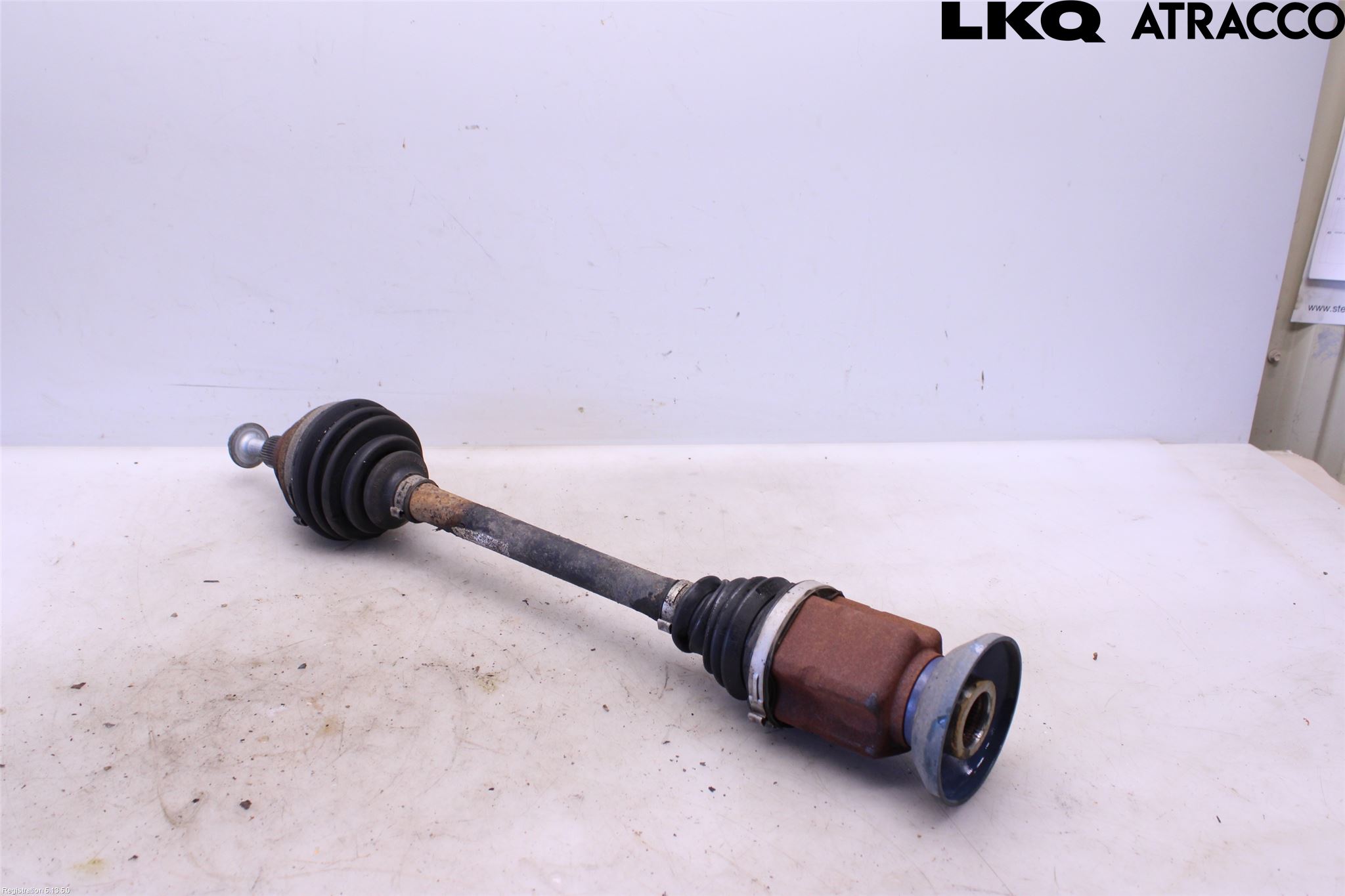 Volkswagen VW TIGUAN 16-24 Drivaxel Fram Höger