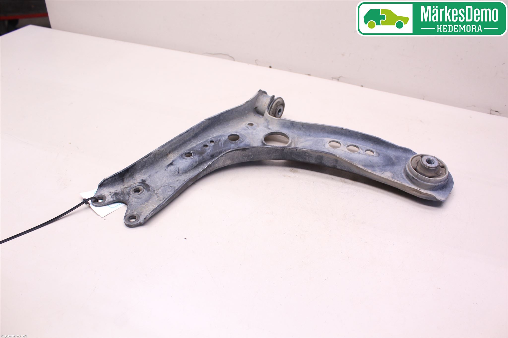 Skoda OCTAVIA (5E) 13-20 Bärarm Fram Undre Hö