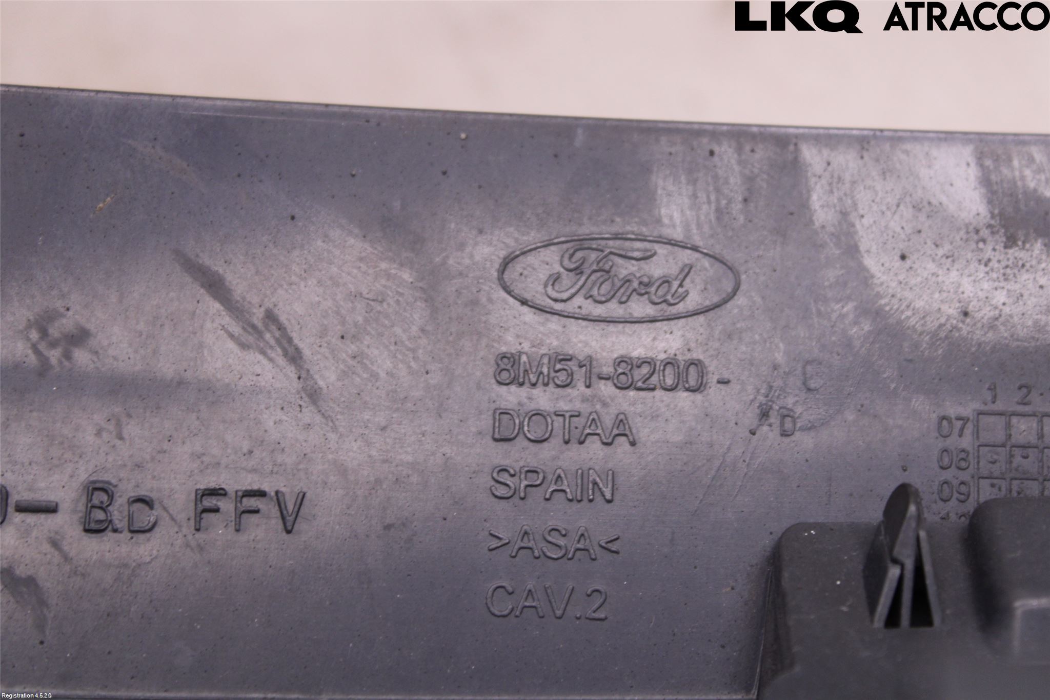 Ford FOCUS 08-11 Grill Komp