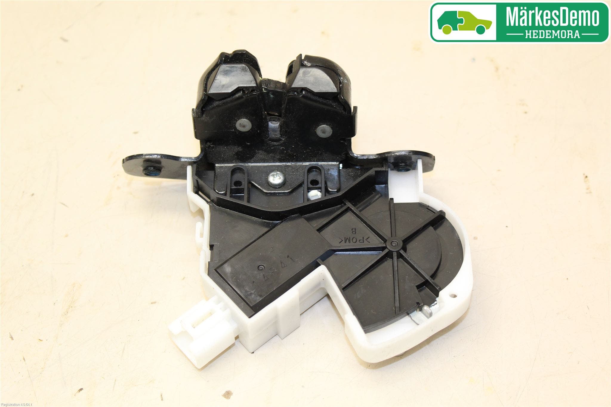 Suzuki SX4 S-CROSS 14-21 Låskista Baklucka